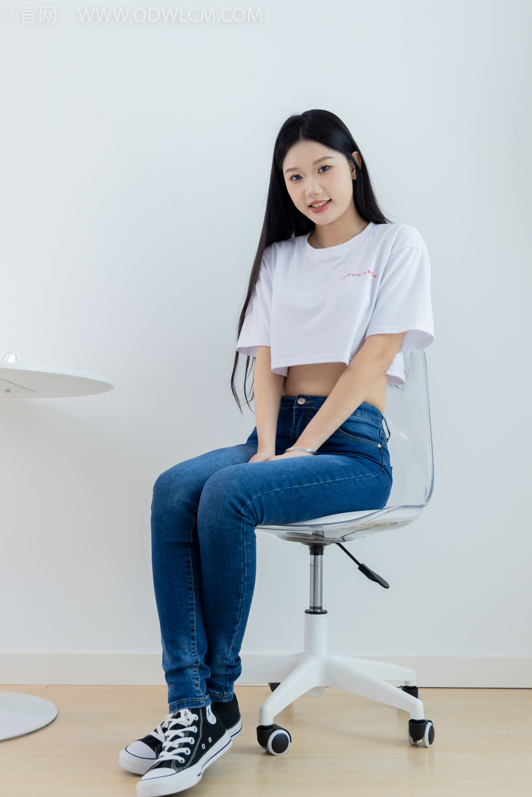 物恋传媒 No.2293 小竹 - 匡威帆布鞋、粉色船袜、肚子疼揉肚子剧情/(160P)