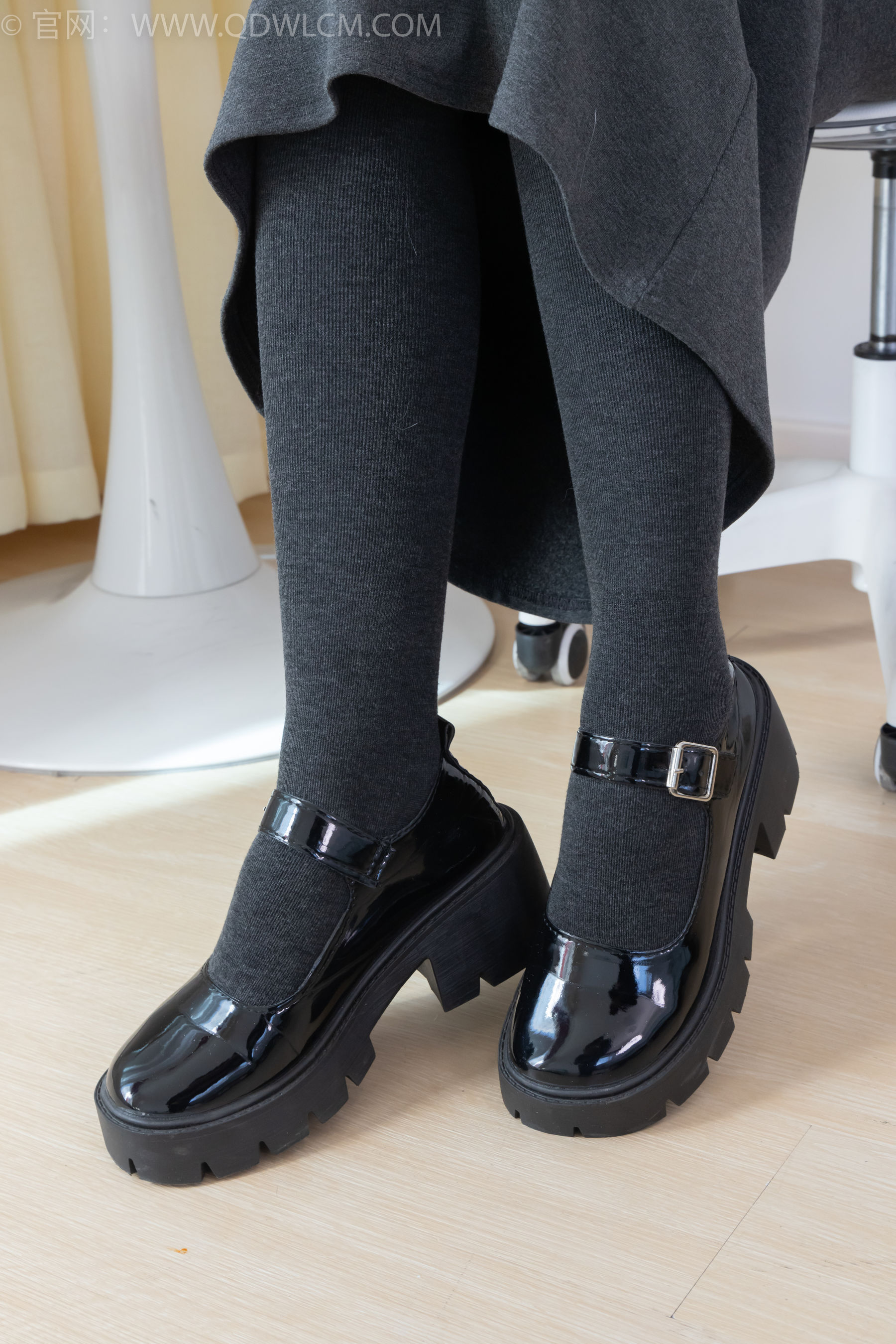 物恋传媒 No.2291 岚岚 - 皮鞋、厚灰丝/(170P)