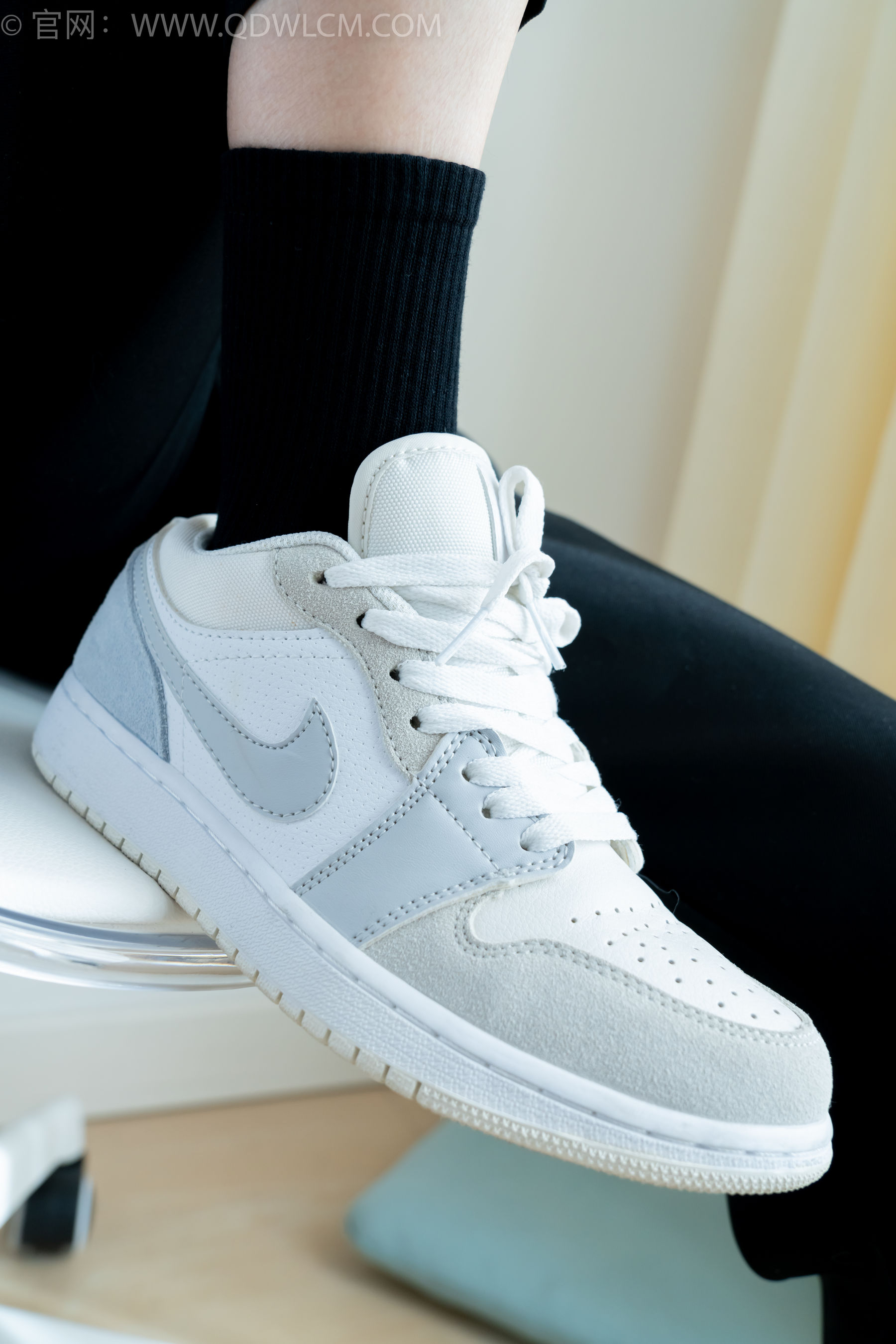 物恋传媒 No.2290 茯苓 - 板鞋、皮鞋、白船袜、黑棉袜、皮筋绑脚老头乐挠脚剧情/(230P)