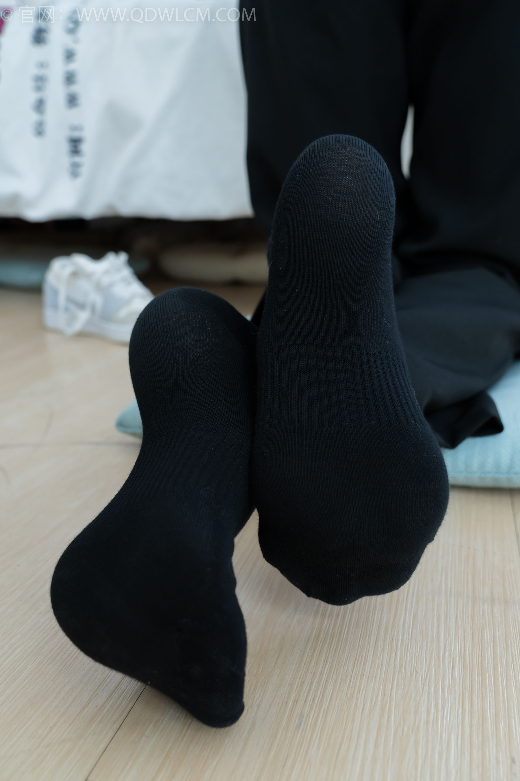 物恋传媒 No.2290 茯苓 - 板鞋、皮鞋、白船袜、黑棉袜、皮筋绑脚老头乐挠脚剧情/(230P)