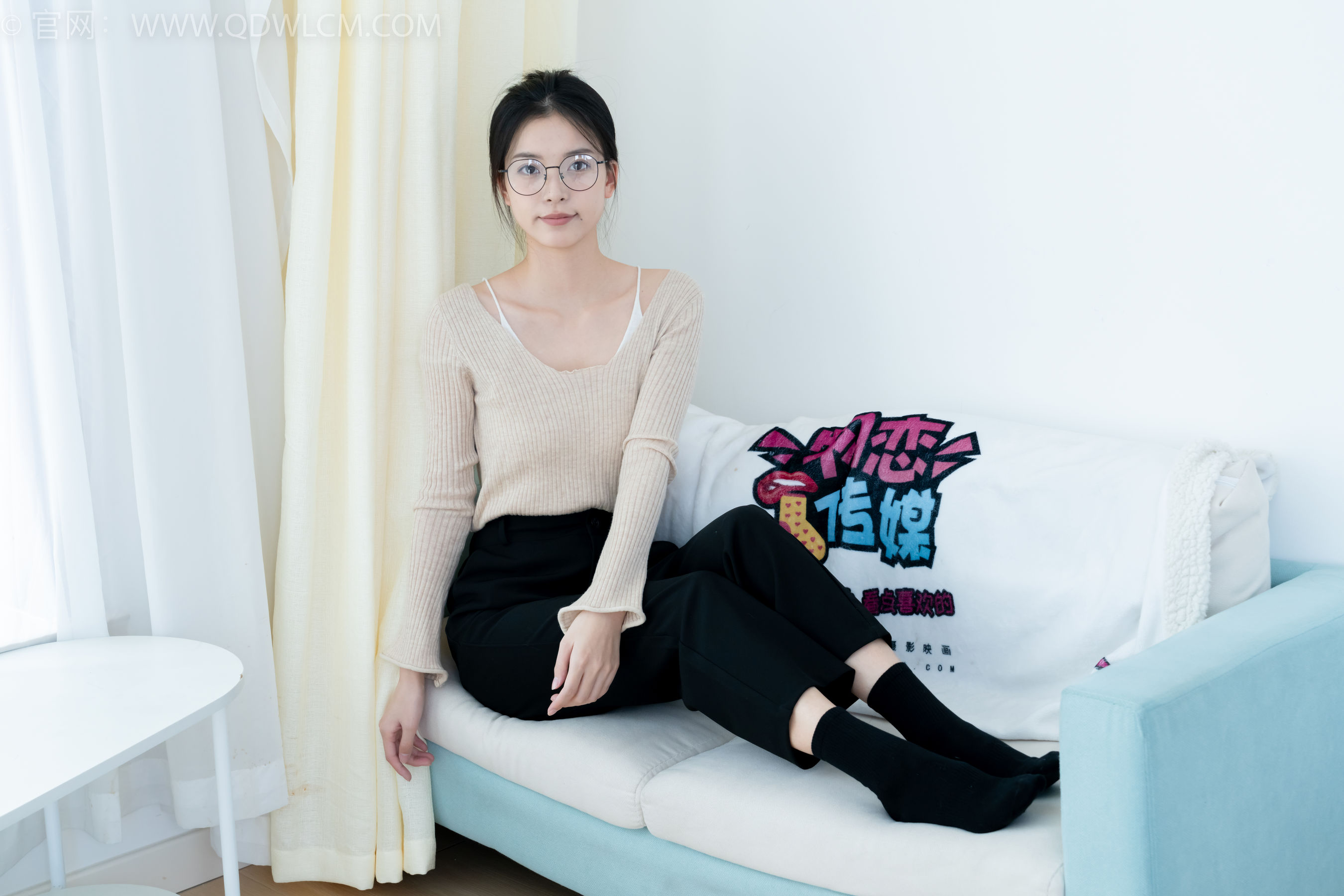 物恋传媒 No.2290 茯苓 - 板鞋、皮鞋、白船袜、黑棉袜、皮筋绑脚老头乐挠脚剧情/(230P)