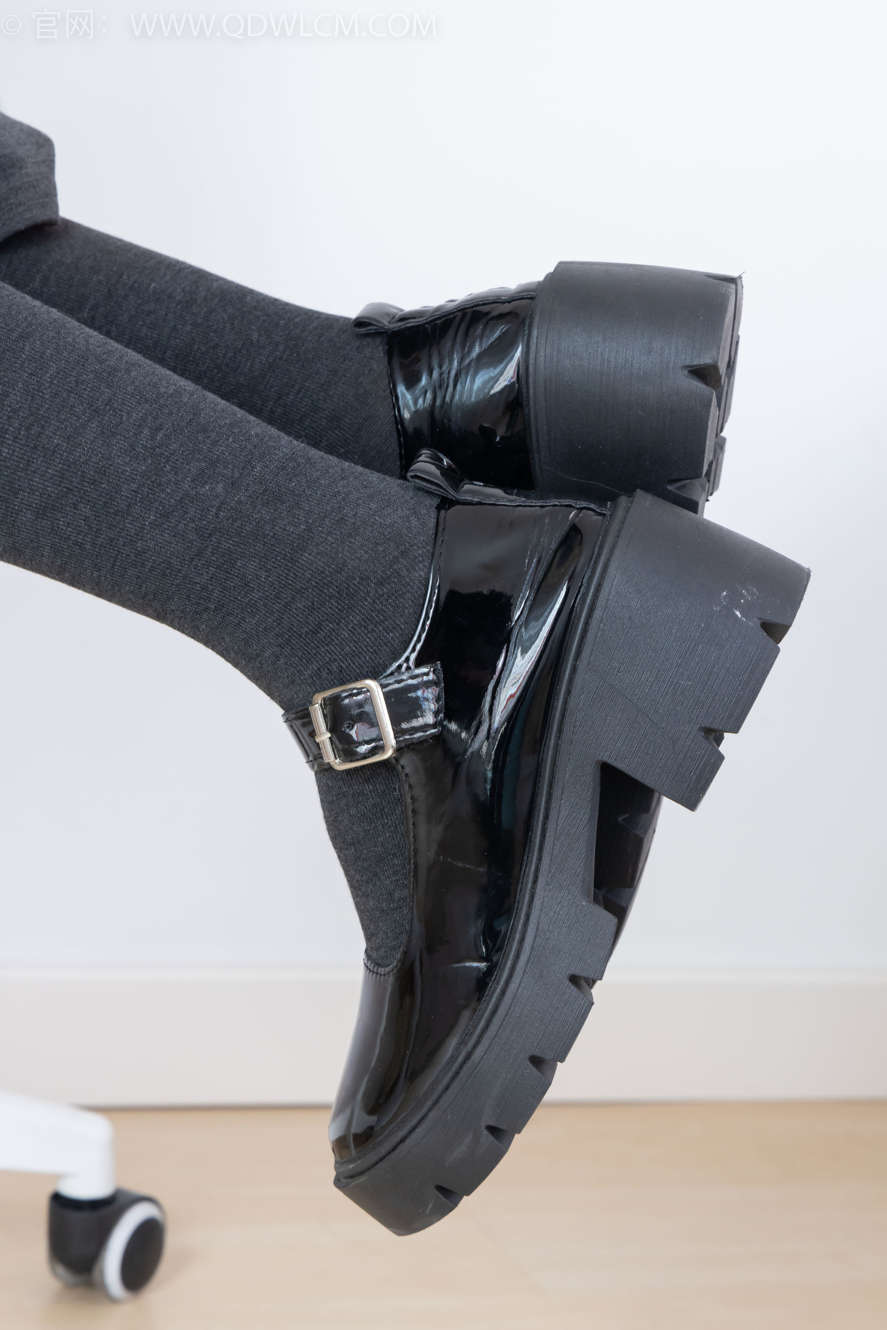 物恋传媒 No.2291 岚岚 - 皮鞋、厚灰丝/(170P)