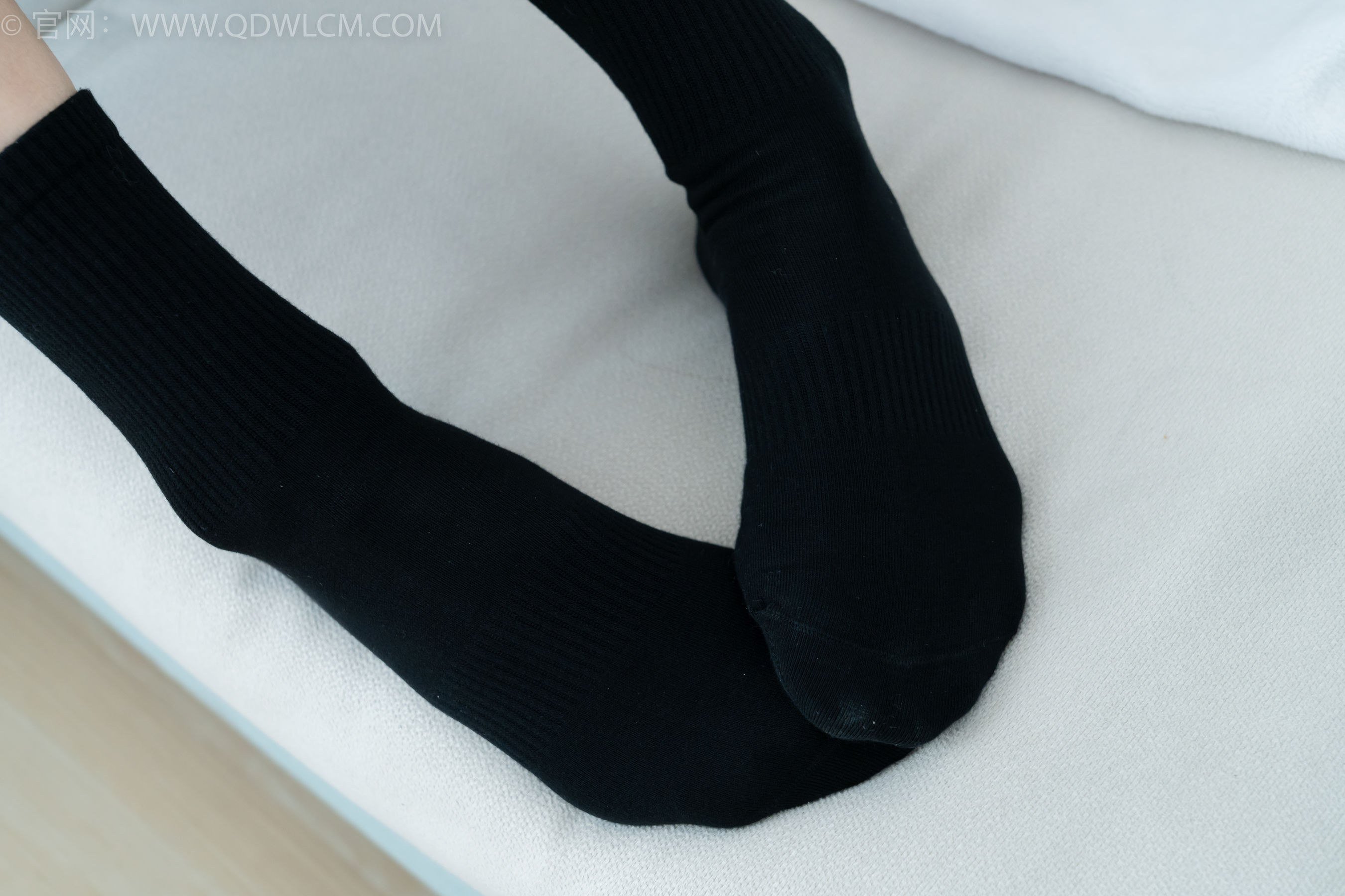 物恋传媒 No.2290 茯苓 - 板鞋、皮鞋、白船袜、黑棉袜、皮筋绑脚老头乐挠脚剧情/(230P)