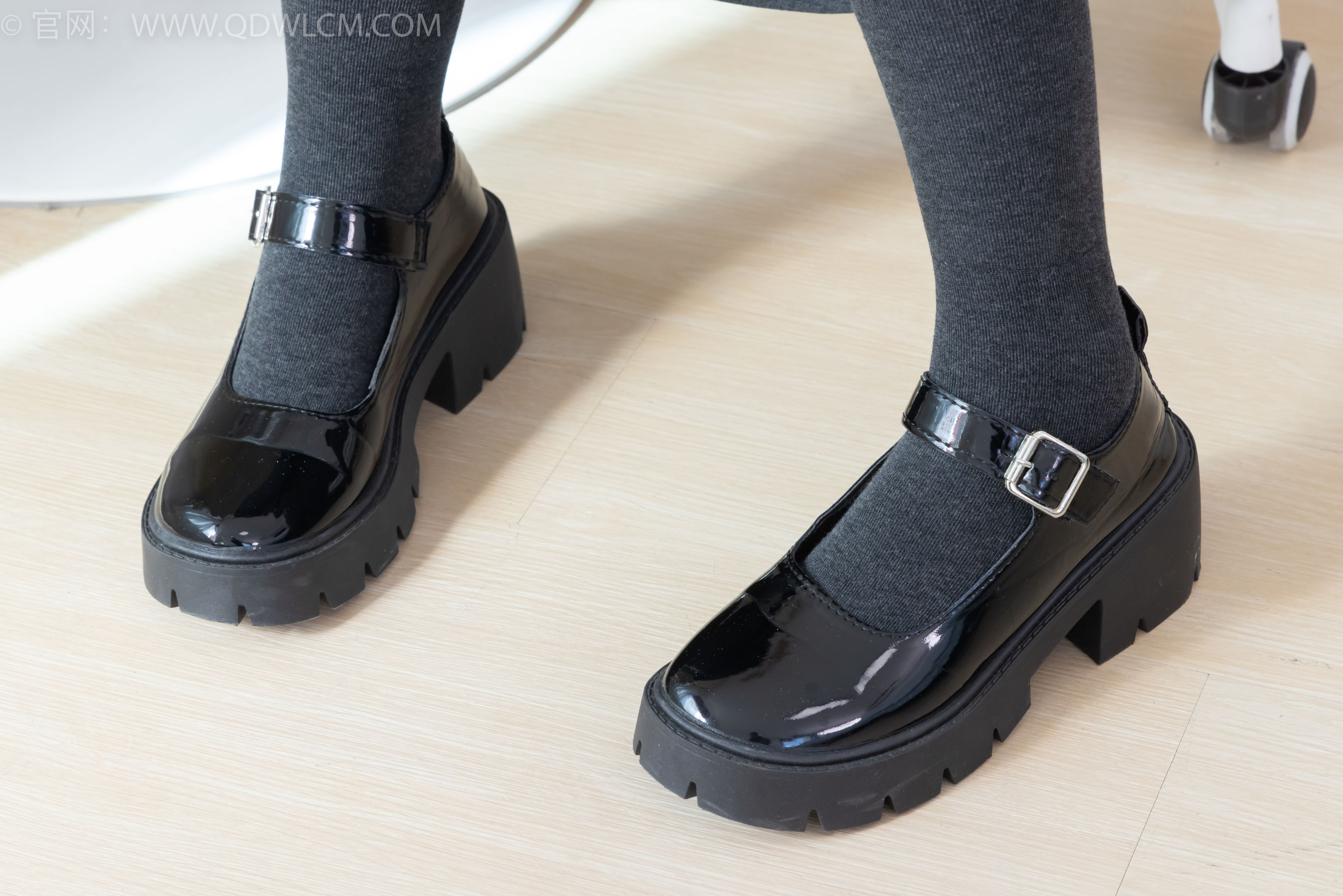 物恋传媒 No.2291 岚岚 - 皮鞋、厚灰丝/(170P)