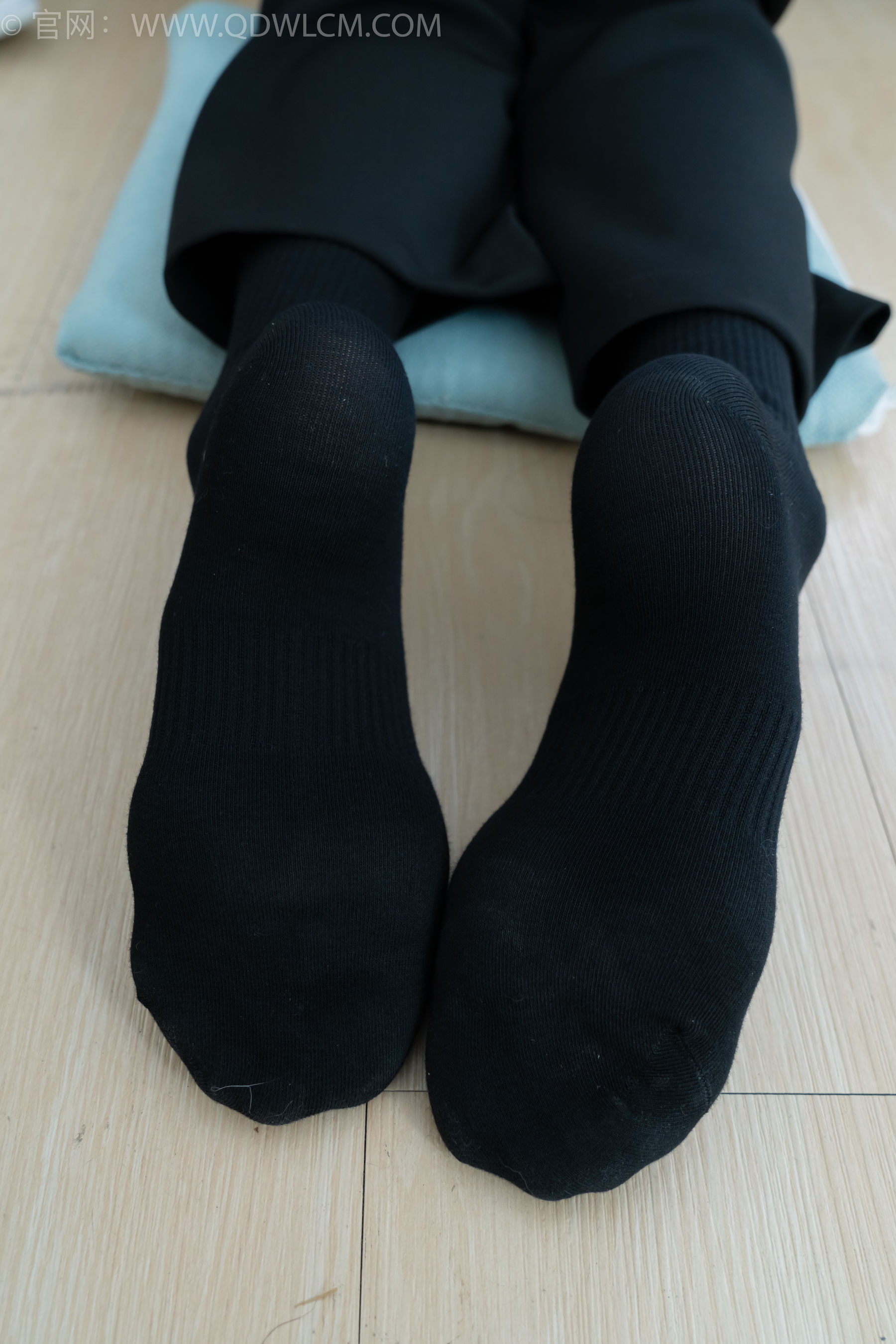 物恋传媒 No.2290 茯苓 - 板鞋、皮鞋、白船袜、黑棉袜、皮筋绑脚老头乐挠脚剧情/(230P)