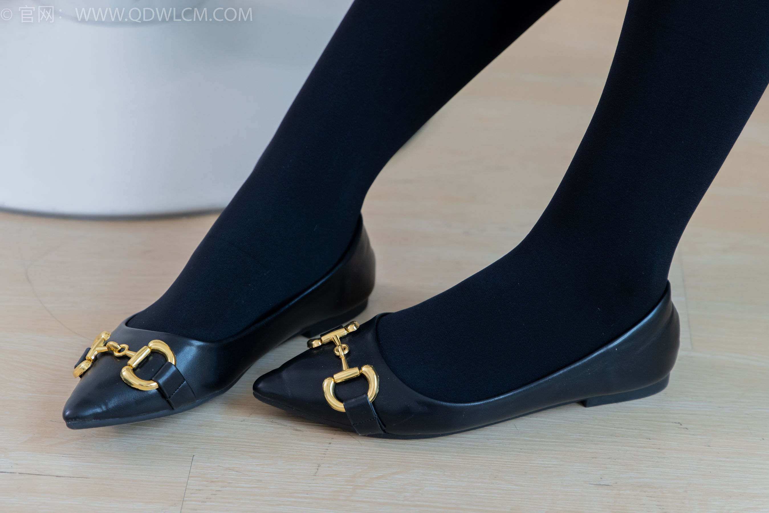 物恋传媒 No.2294 小新 - 平底鞋、厚黑丝、裸足/(150P)