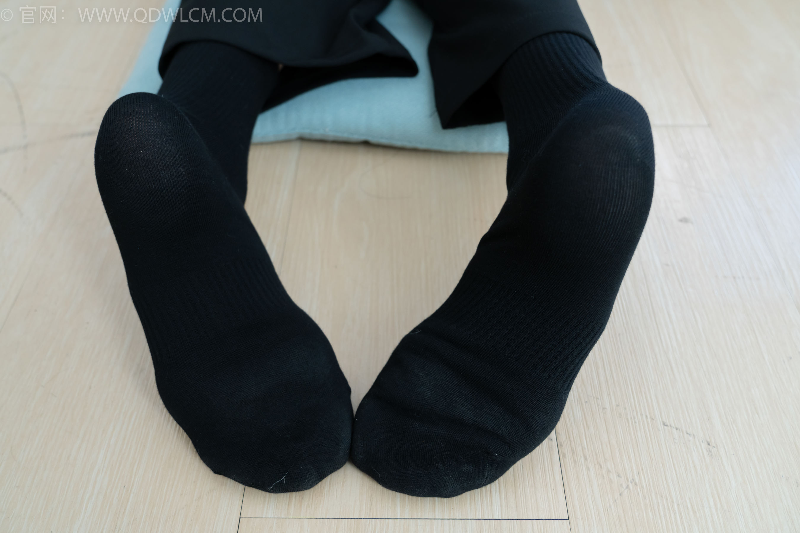 物恋传媒 No.2290 茯苓 - 板鞋、皮鞋、白船袜、黑棉袜、皮筋绑脚老头乐挠脚剧情/(230P)