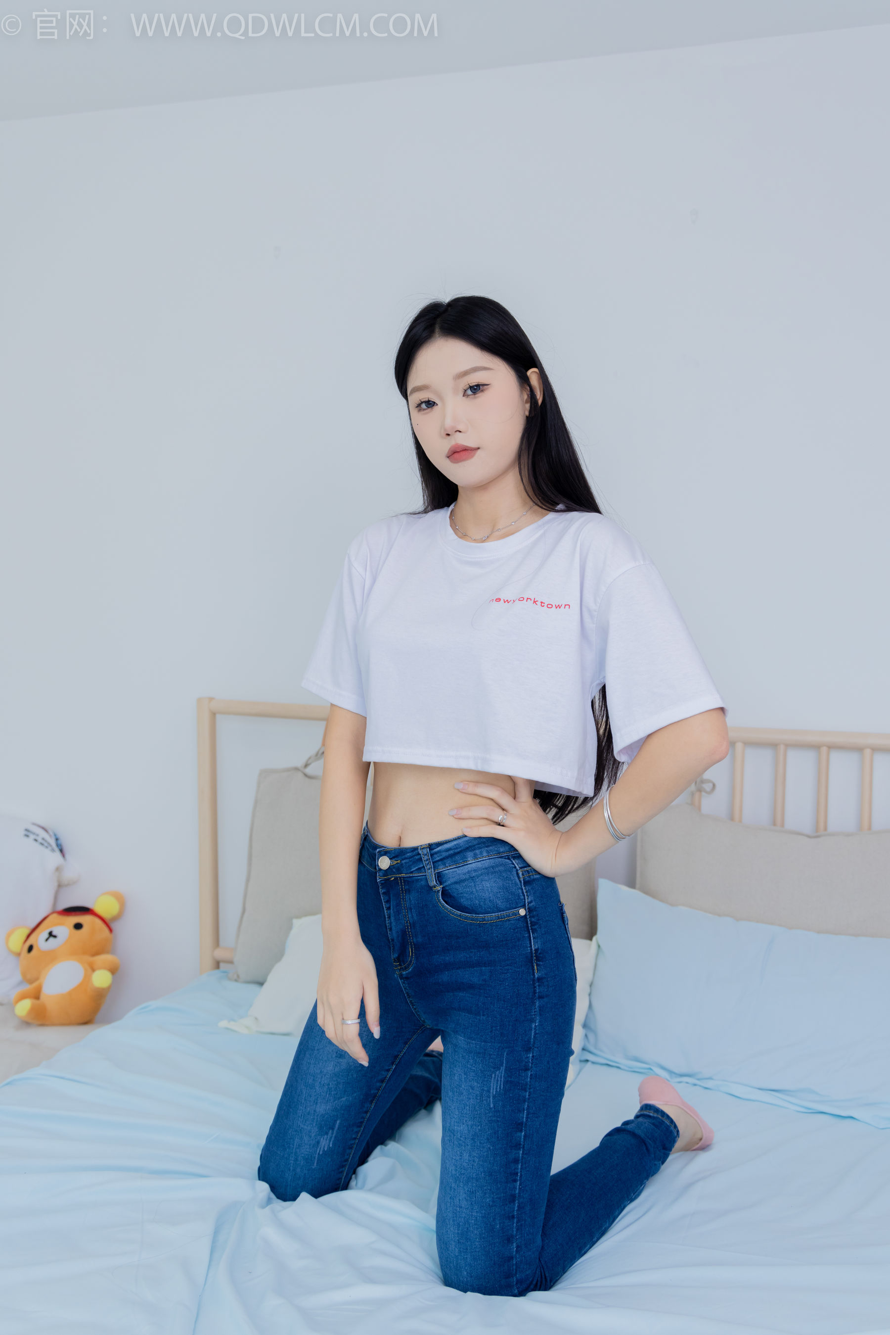 物恋传媒 No.2293 小竹 - 匡威帆布鞋、粉色船袜、肚子疼揉肚子剧情/(160P)