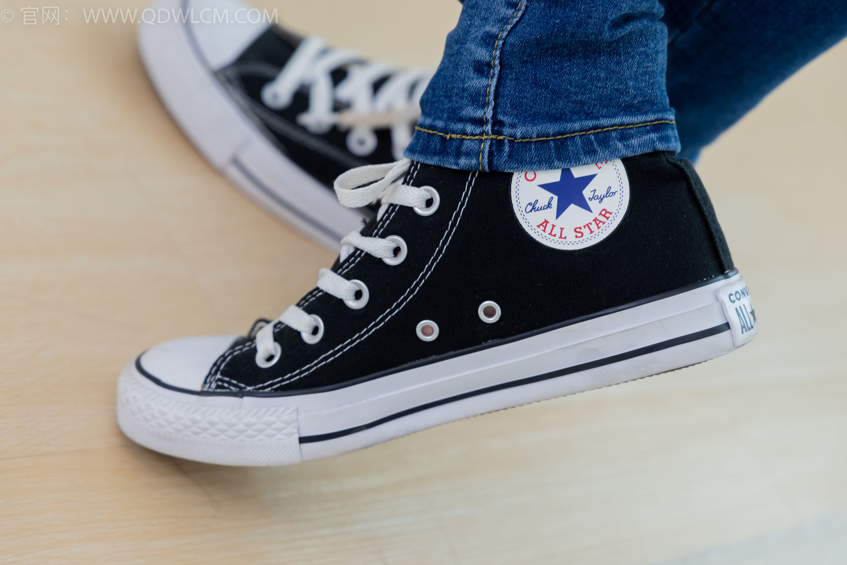 物恋传媒 No.2293 小竹 - 匡威帆布鞋、粉色船袜、肚子疼揉肚子剧情/(160P)