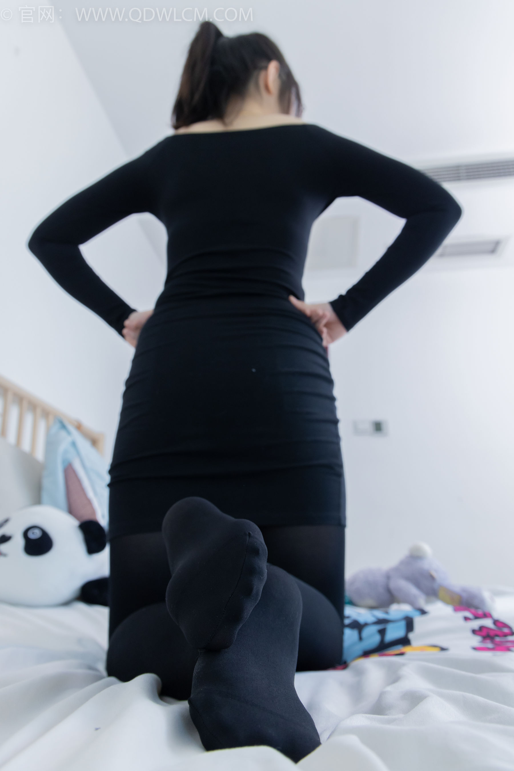 物恋传媒 No.2294 小新 - 平底鞋、厚黑丝、裸足/(150P)