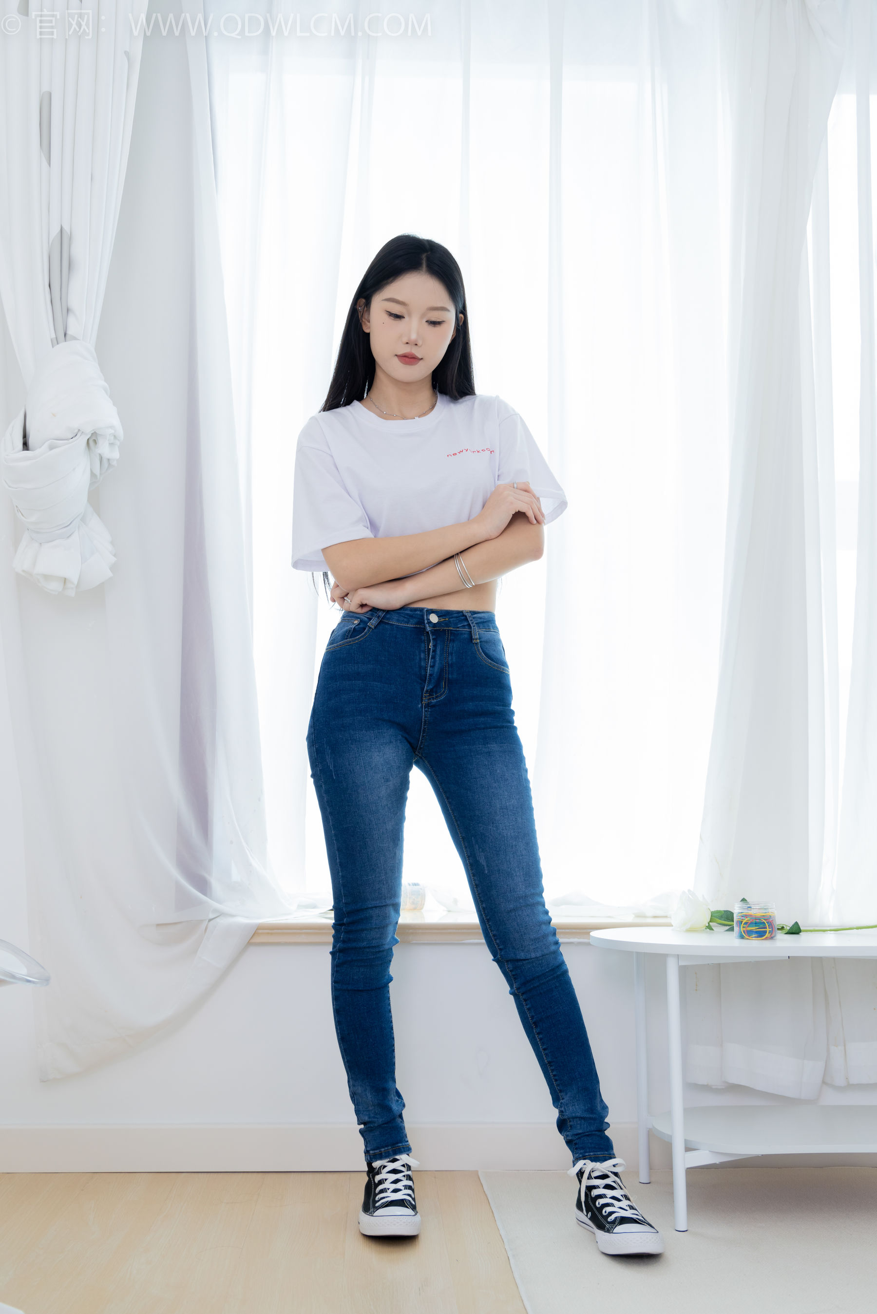 物恋传媒 No.2293 小竹 - 匡威帆布鞋、粉色船袜、肚子疼揉肚子剧情/(160P)