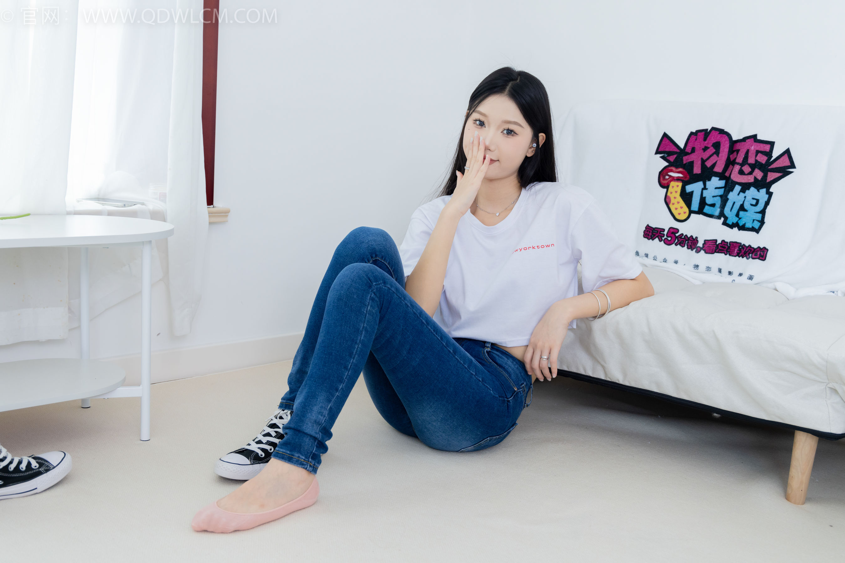 物恋传媒 No.2293 小竹 - 匡威帆布鞋、粉色船袜、肚子疼揉肚子剧情/(160P)