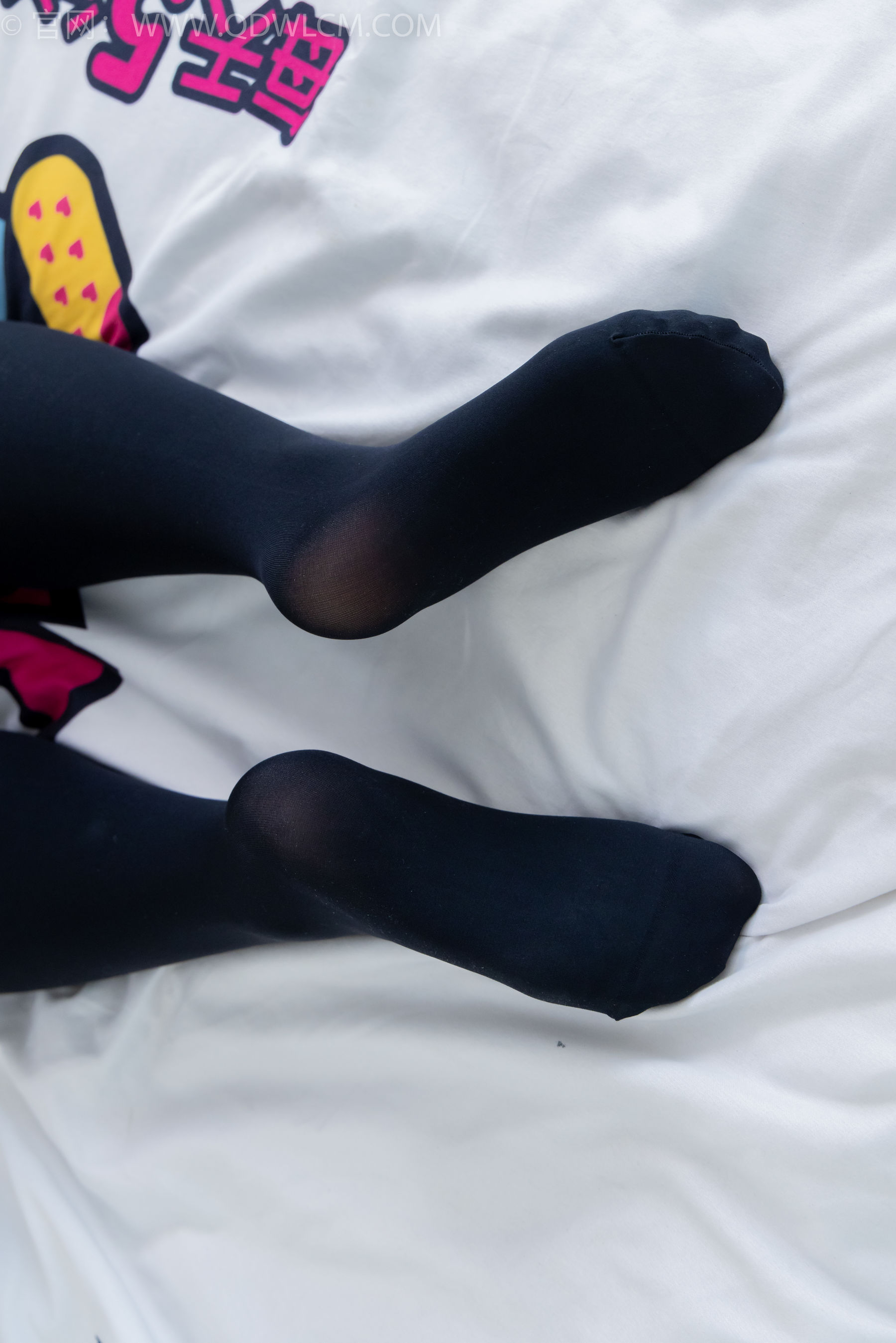 物恋传媒 No.2294 小新 - 平底鞋、厚黑丝、裸足/(150P)