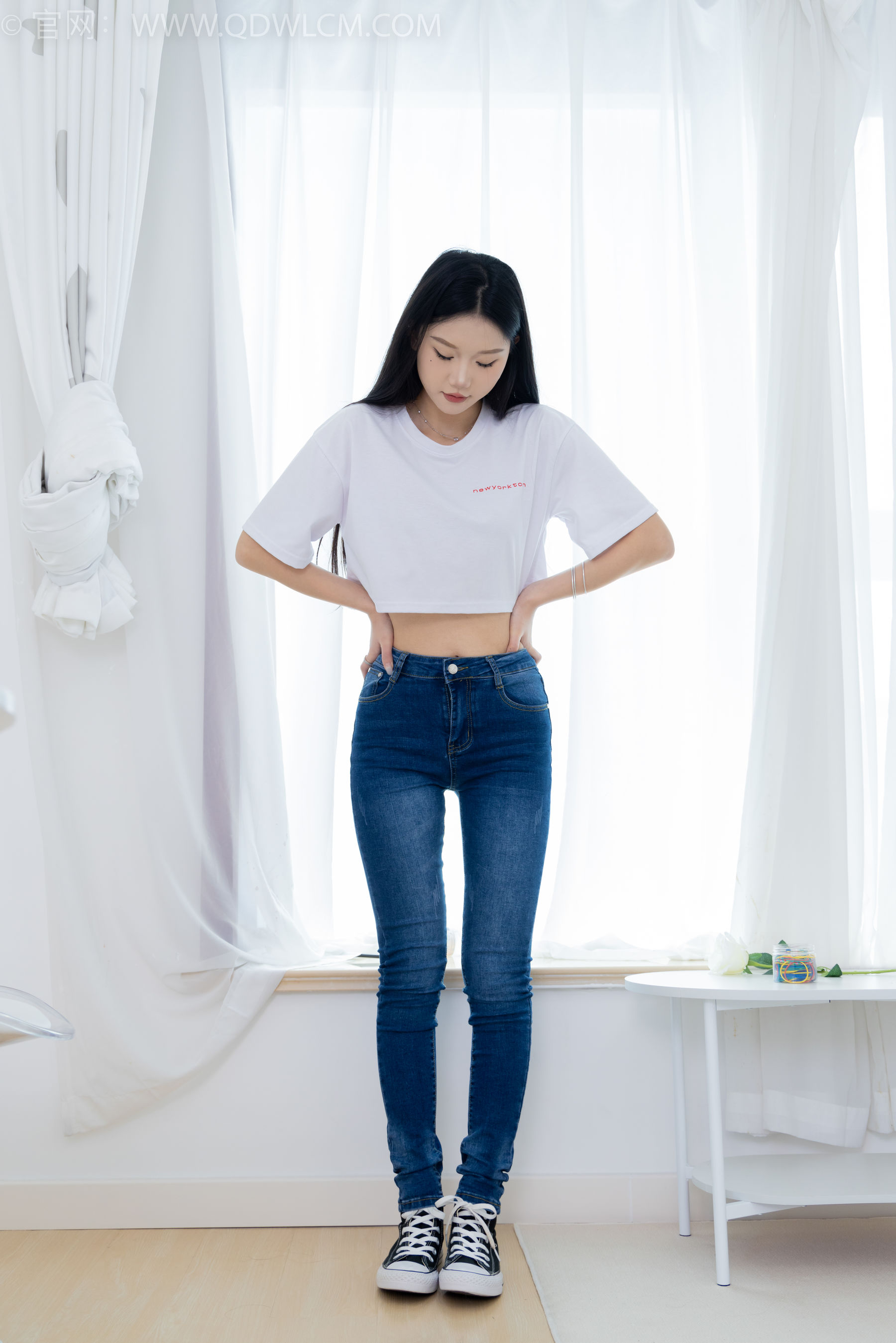 物恋传媒 No.2293 小竹 - 匡威帆布鞋、粉色船袜、肚子疼揉肚子剧情/(160P)