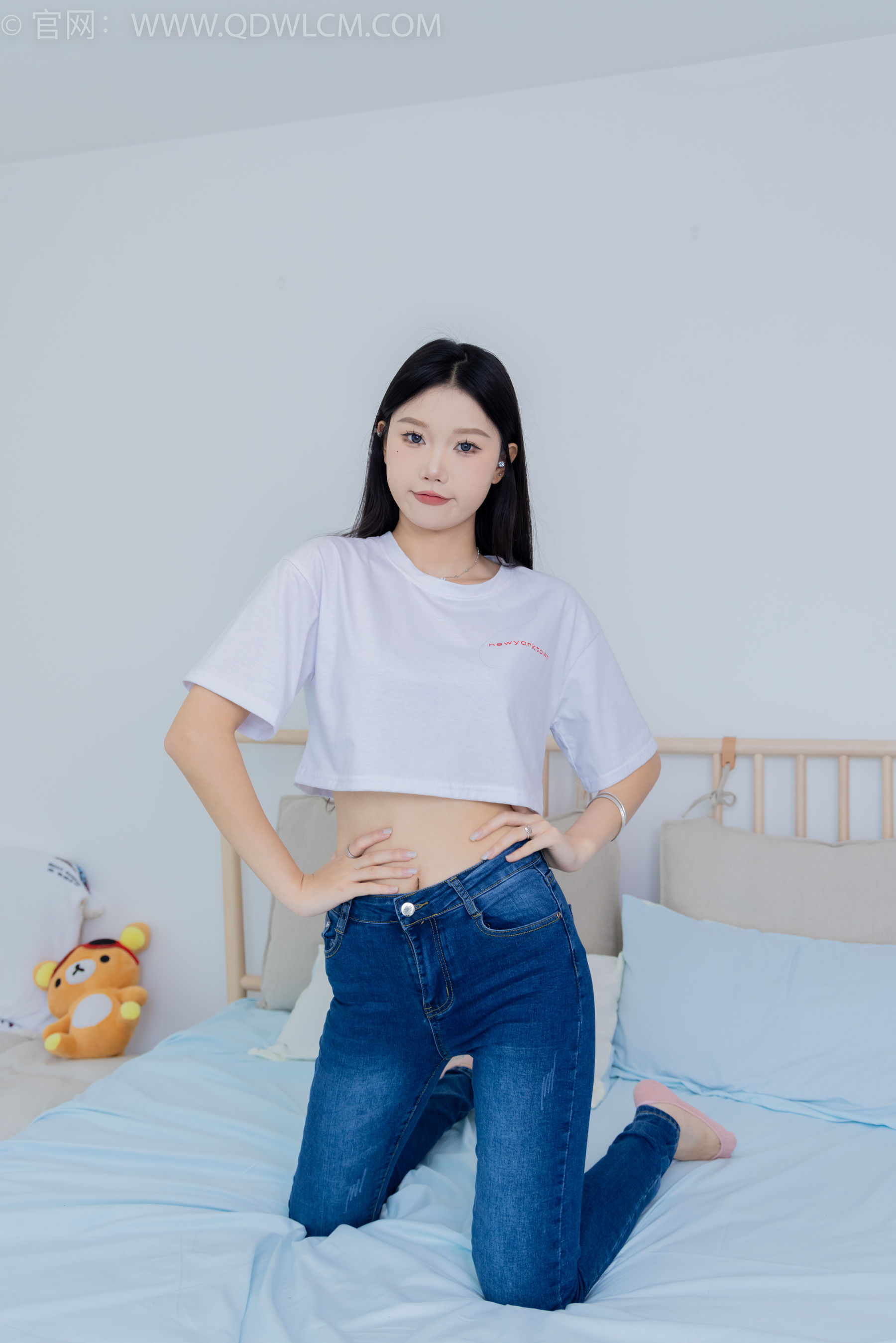 物恋传媒 No.2293 小竹 - 匡威帆布鞋、粉色船袜、肚子疼揉肚子剧情/(160P)