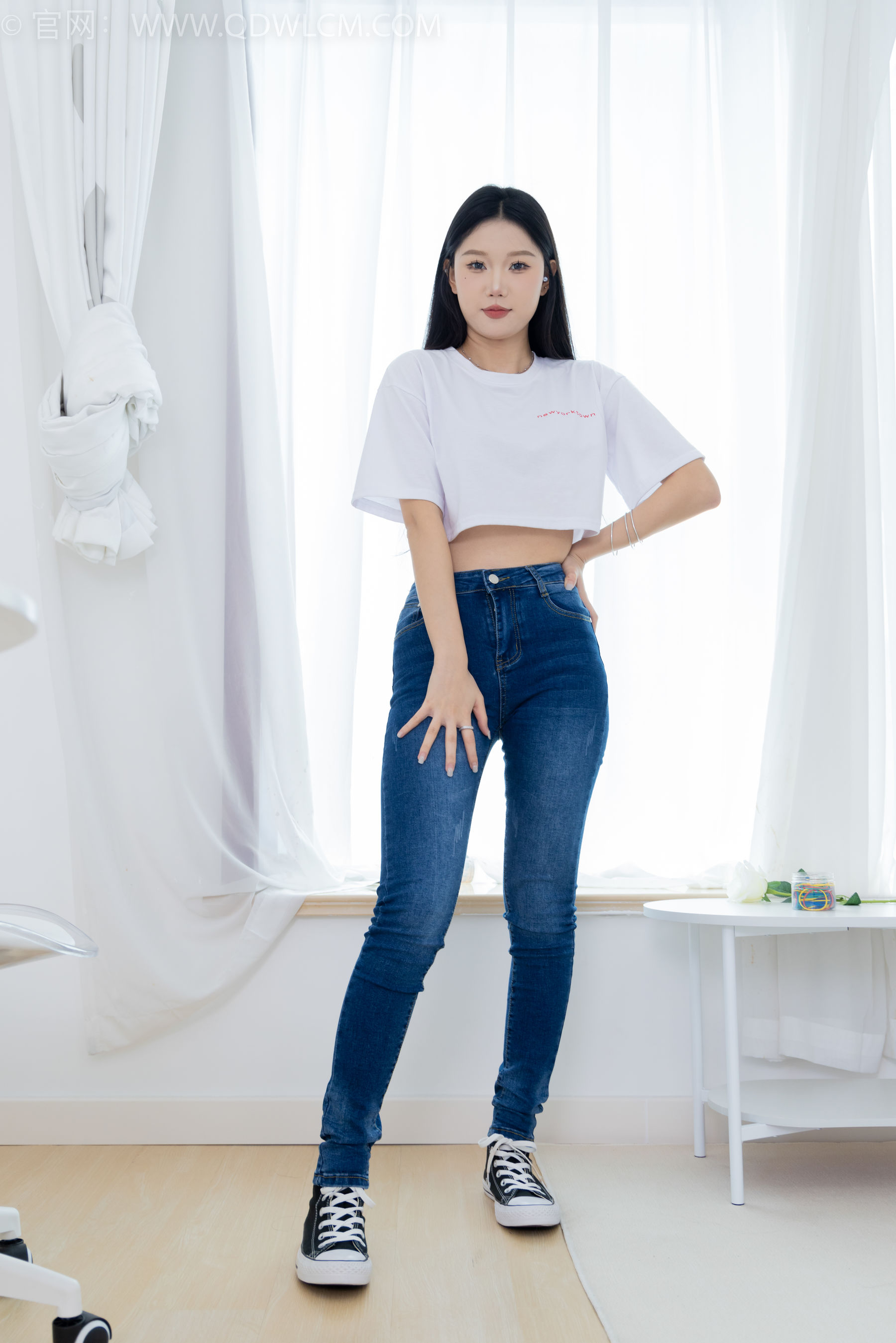 物恋传媒 No.2293 小竹 - 匡威帆布鞋、粉色船袜、肚子疼揉肚子剧情/(160P)