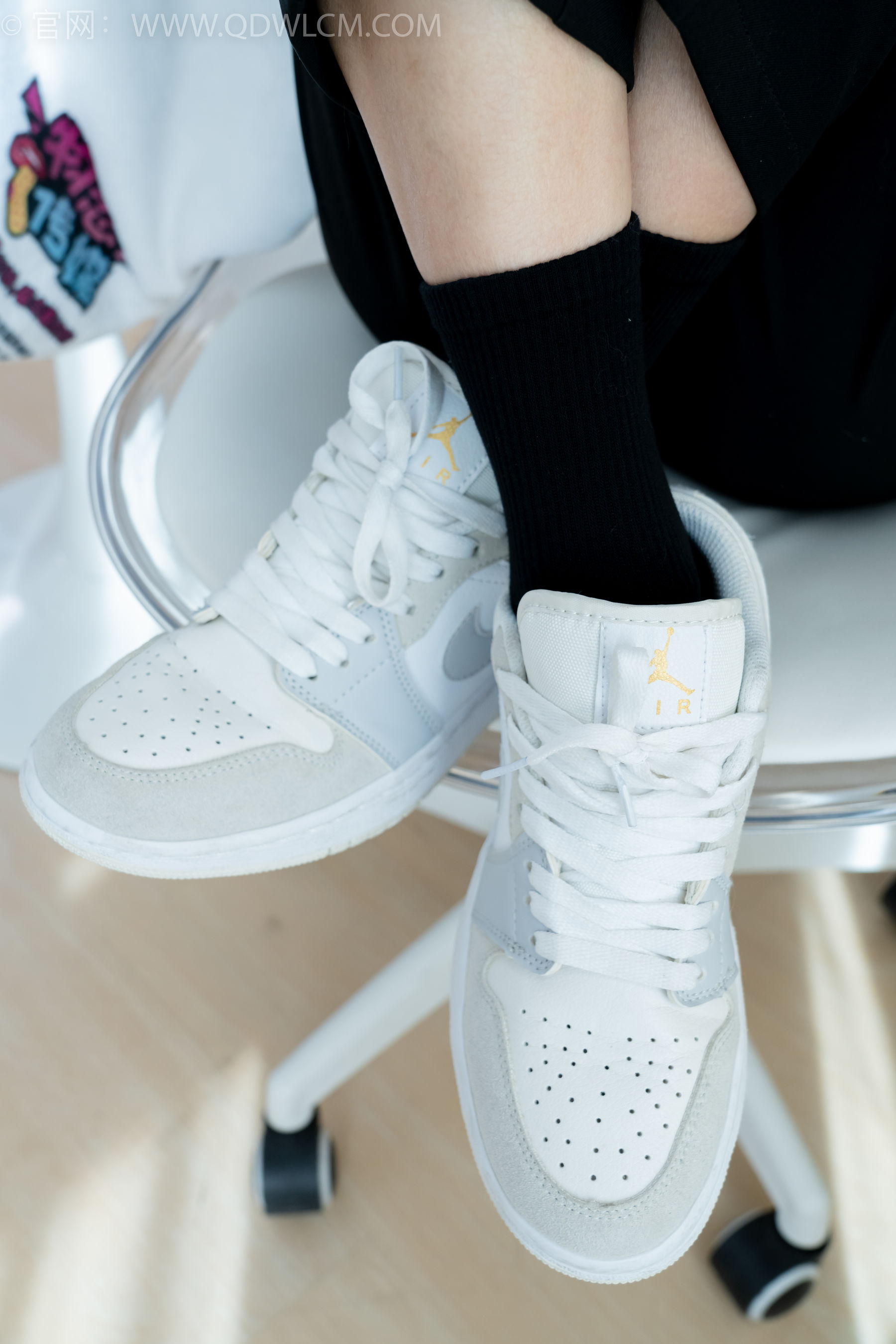 物恋传媒 No.2290 茯苓 - 板鞋、皮鞋、白船袜、黑棉袜、皮筋绑脚老头乐挠脚剧情/(230P)