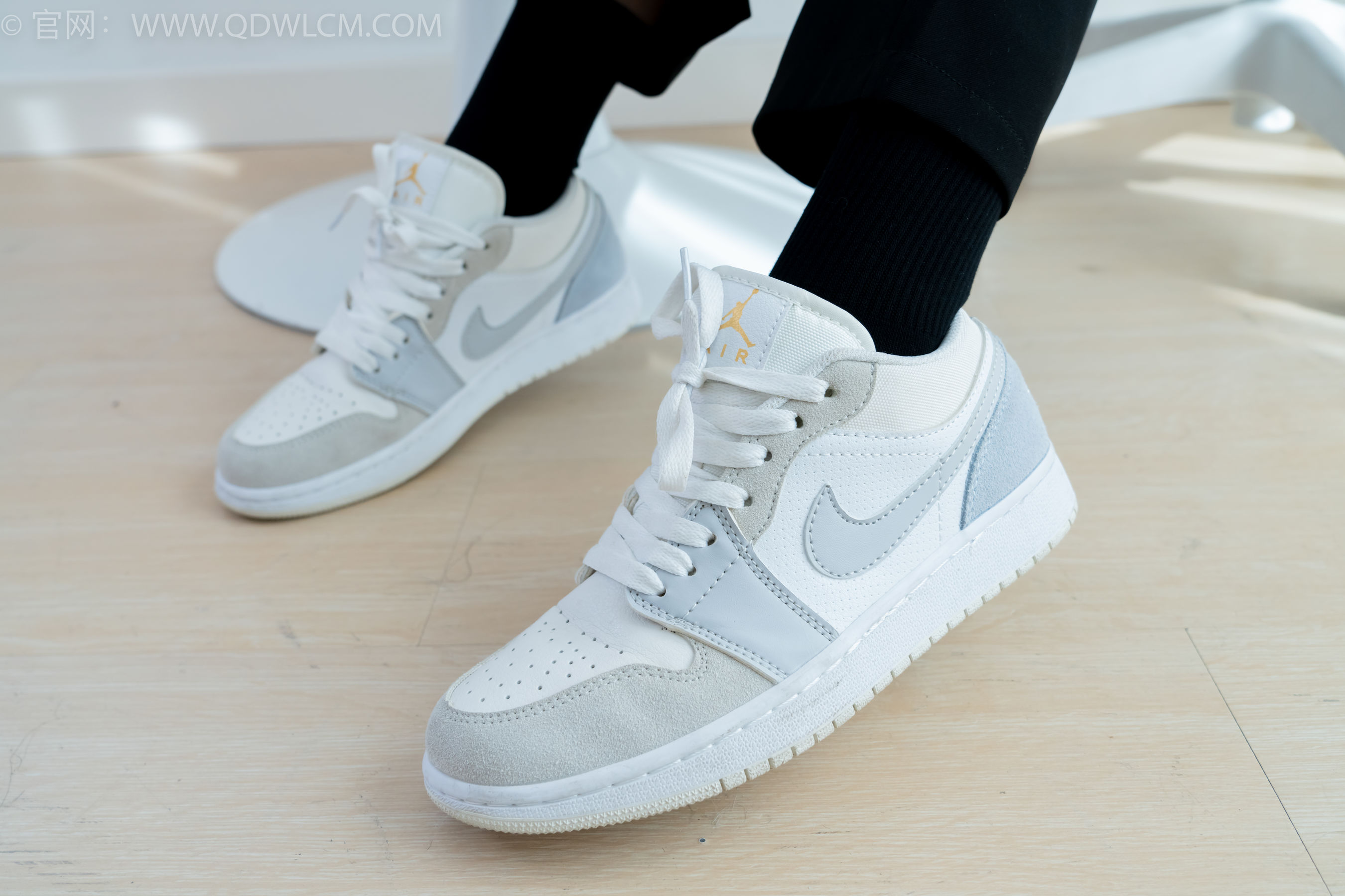 物恋传媒 No.2290 茯苓 - 板鞋、皮鞋、白船袜、黑棉袜、皮筋绑脚老头乐挠脚剧情/(230P)