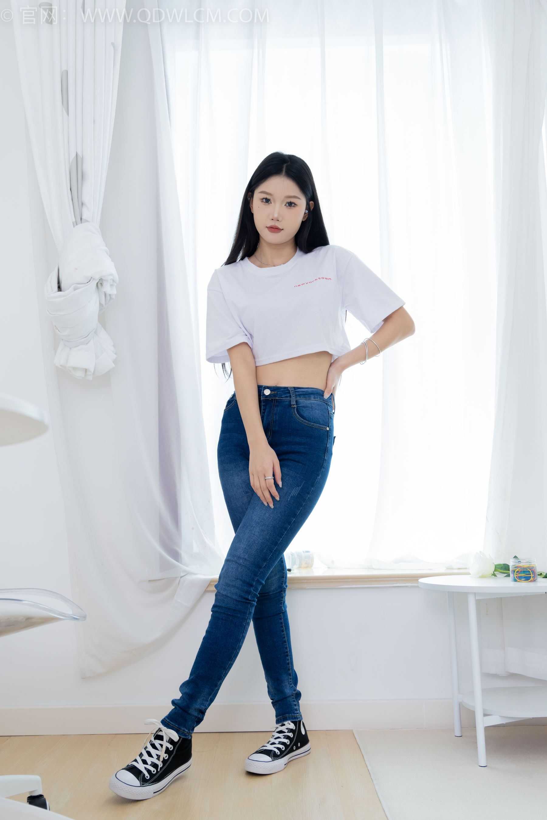 物恋传媒 No.2293 小竹 - 匡威帆布鞋、粉色船袜、肚子疼揉肚子剧情/(160P)