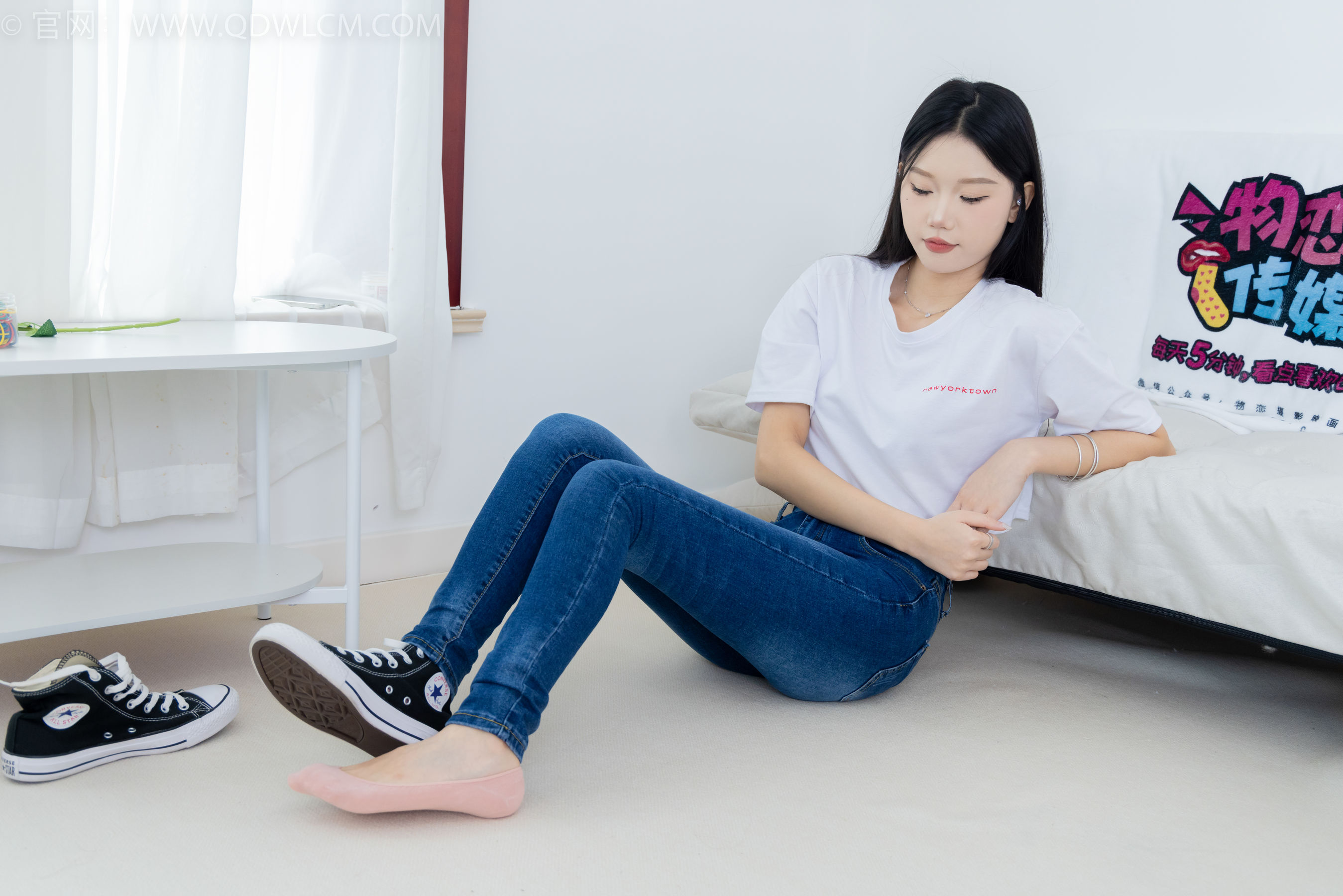 物恋传媒 No.2293 小竹 - 匡威帆布鞋、粉色船袜、肚子疼揉肚子剧情/(160P)