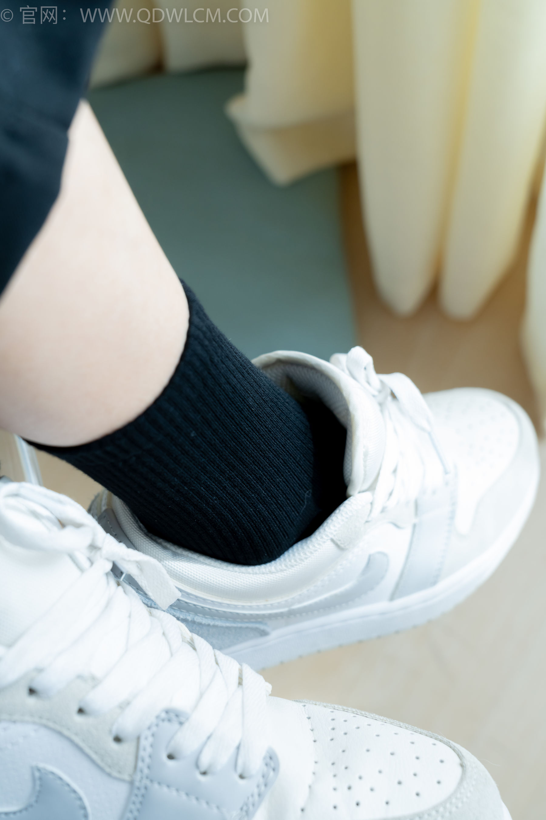 物恋传媒 No.2290 茯苓 - 板鞋、皮鞋、白船袜、黑棉袜、皮筋绑脚老头乐挠脚剧情/(230P)