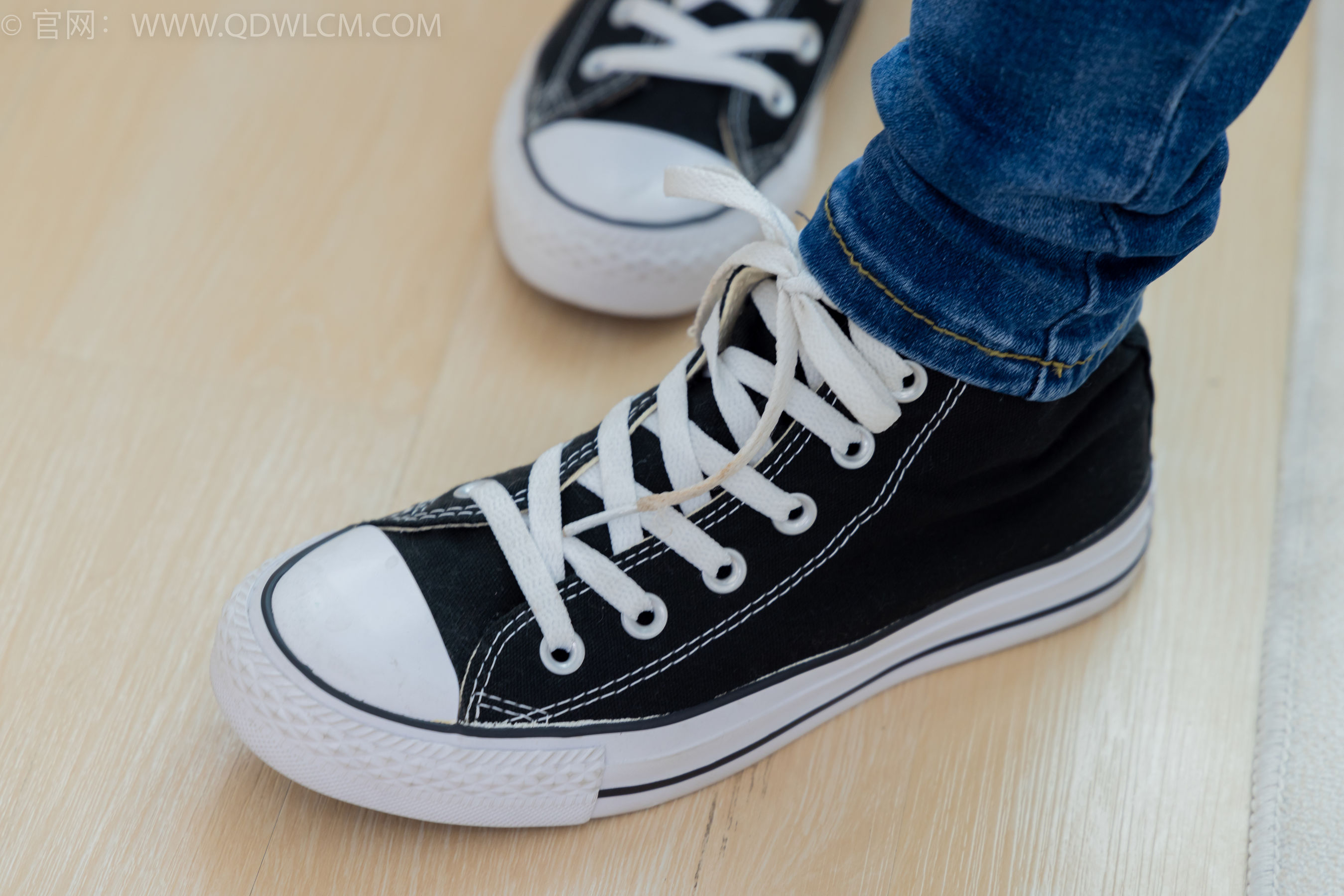 物恋传媒 No.2293 小竹 - 匡威帆布鞋、粉色船袜、肚子疼揉肚子剧情/(160P)