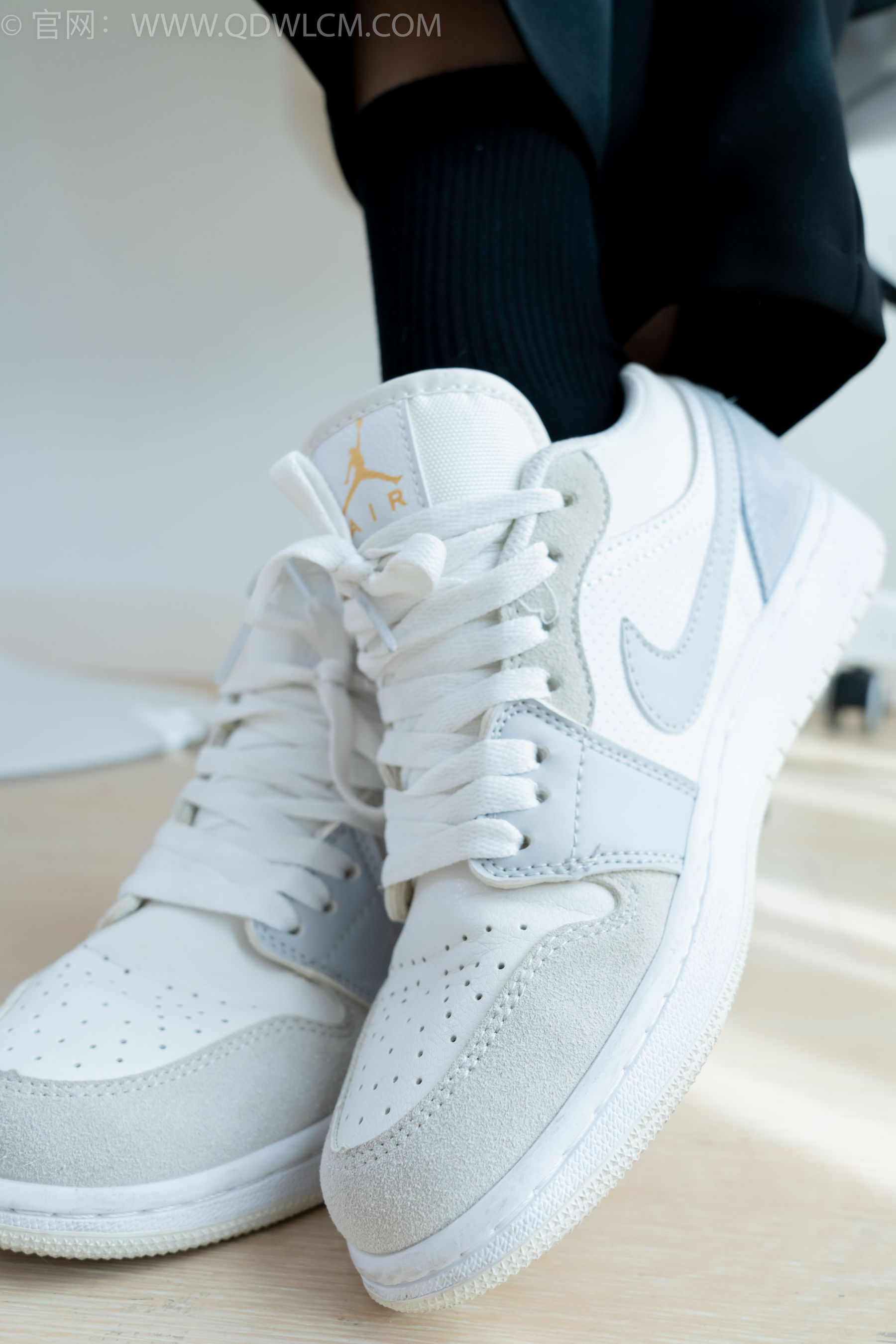 物恋传媒 No.2290 茯苓 - 板鞋、皮鞋、白船袜、黑棉袜、皮筋绑脚老头乐挠脚剧情/(230P)