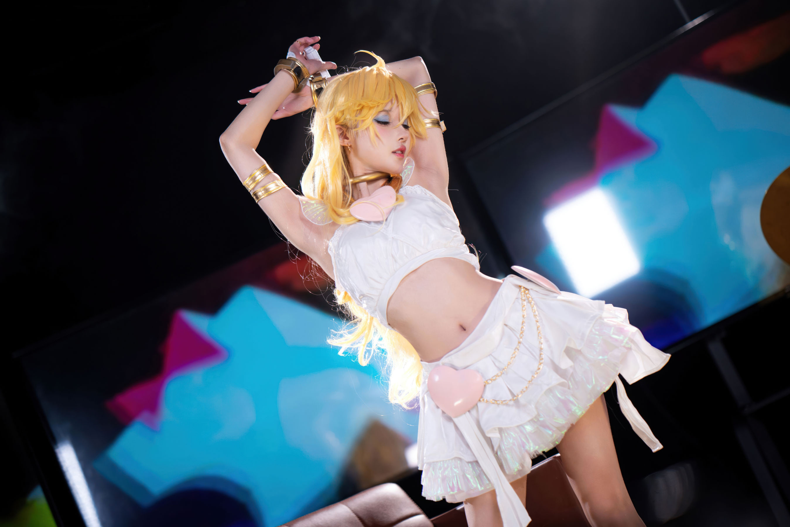 动漫博主 阿包也是兔娘&苏苏苏Sofia - 吊带袜天使/(33P)