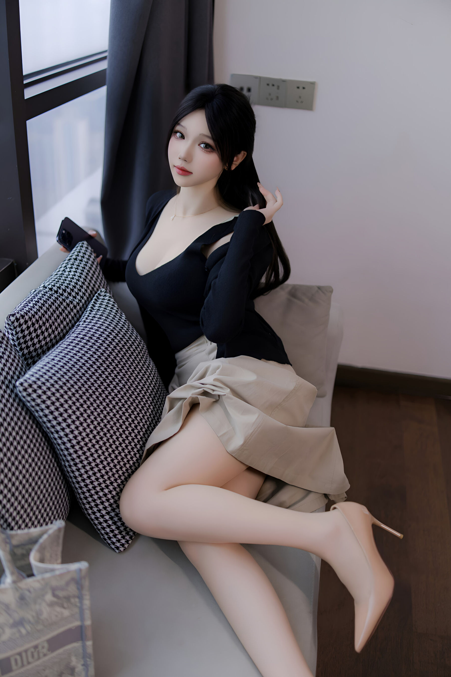 动漫博主 雪晴Astra - OL大姐姐/(86P)