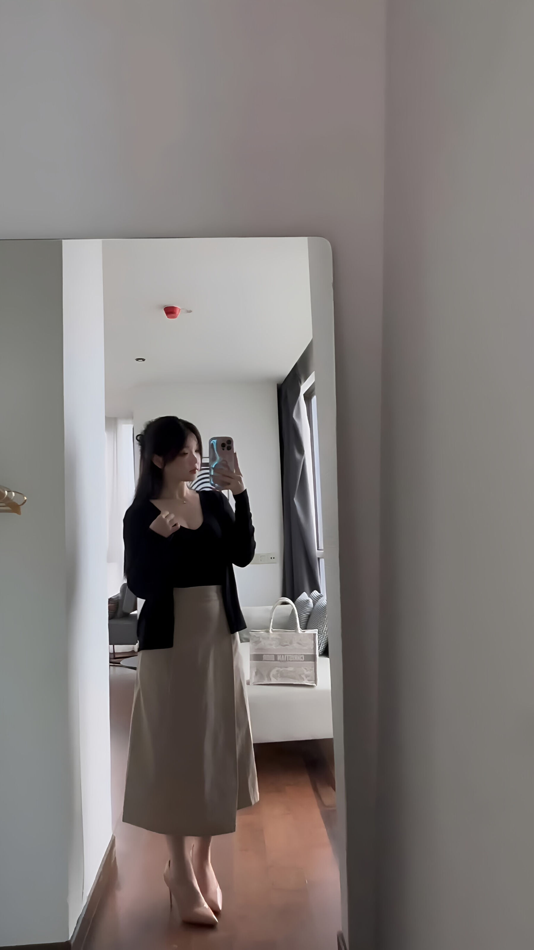 动漫博主 雪晴Astra - OL大姐姐/(86P)