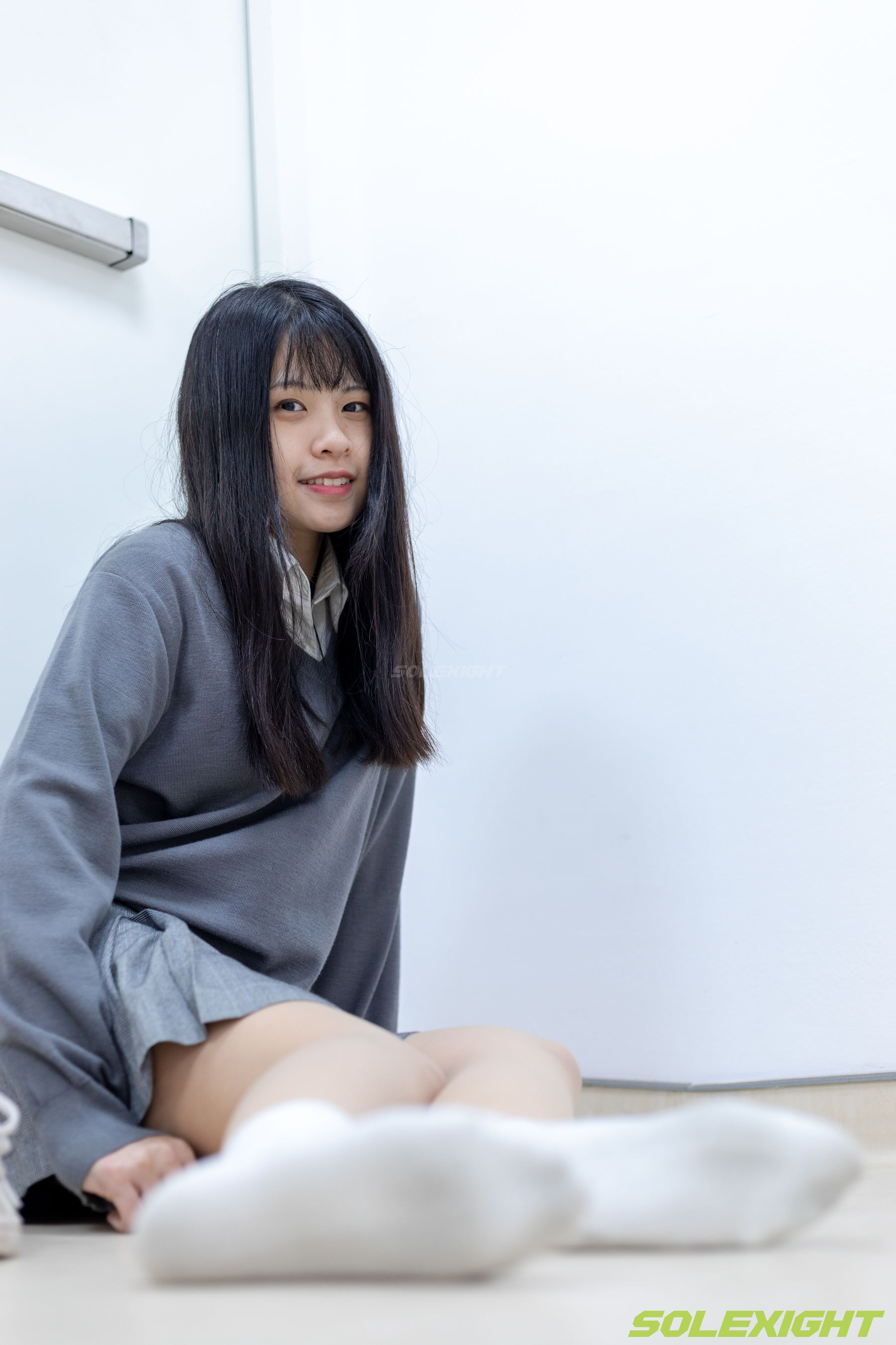 台湾solexight足控福利 - Dora 脏臭白袜 丝袜 臭鞋/(90P)