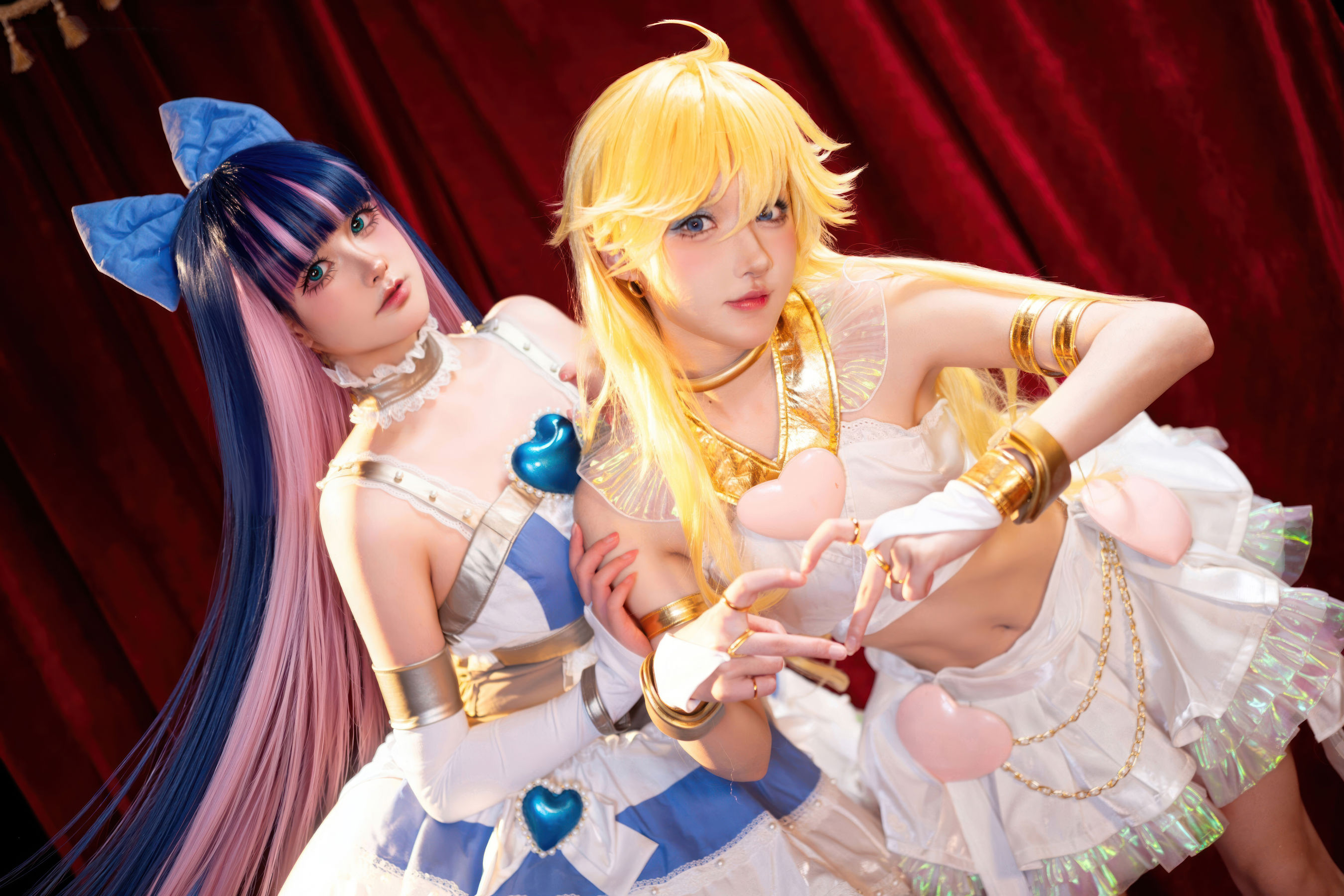 动漫博主 阿包也是兔娘&苏苏苏Sofia - 吊带袜天使/(33P)