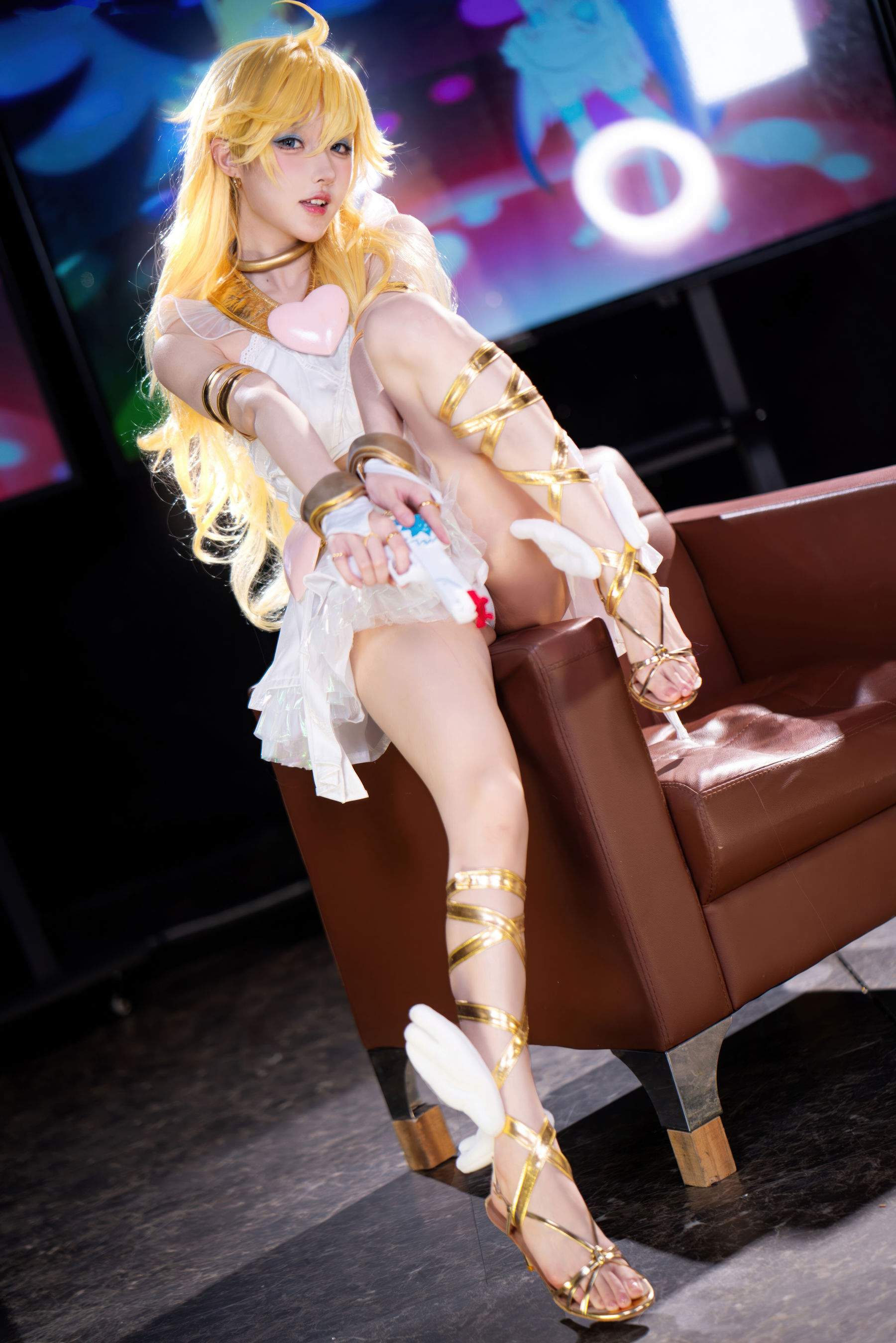 动漫博主 阿包也是兔娘&苏苏苏Sofia - 吊带袜天使/(33P)