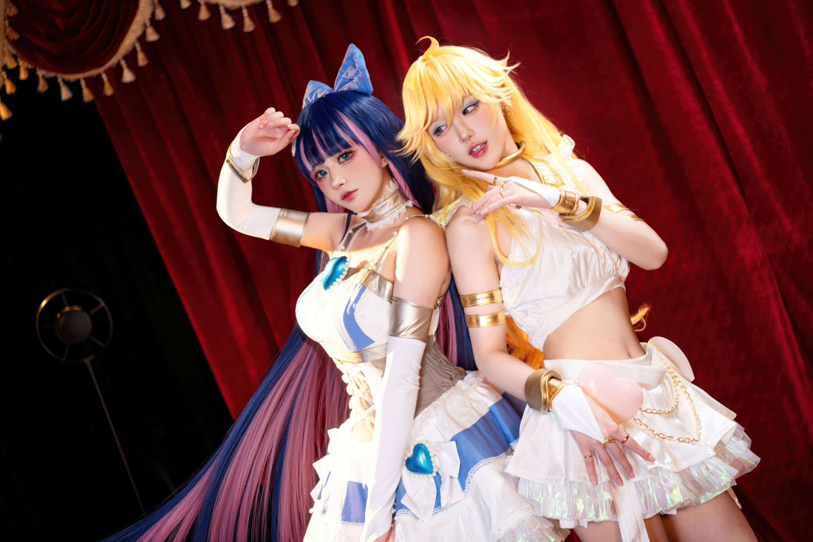 动漫博主 阿包也是兔娘&苏苏苏Sofia - 吊带袜天使/(33P)