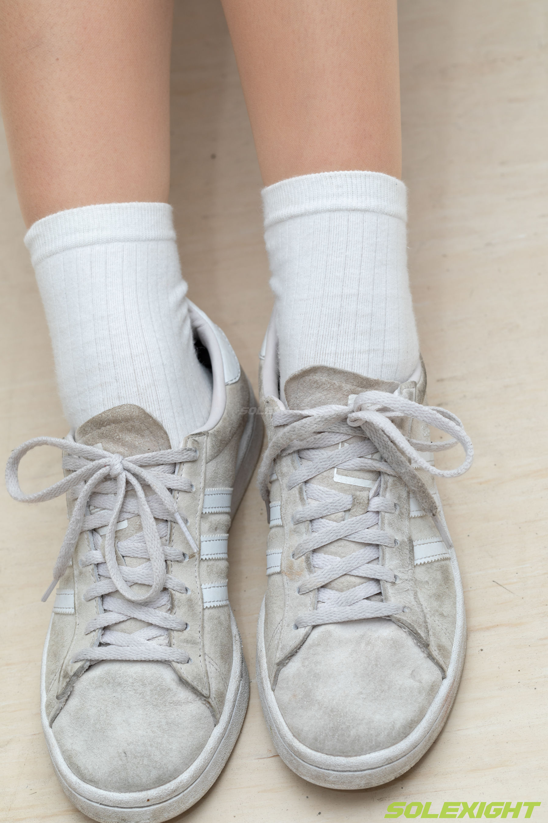 台湾solexight足控福利 - Dora 脏臭白袜 丝袜 臭鞋/(90P)