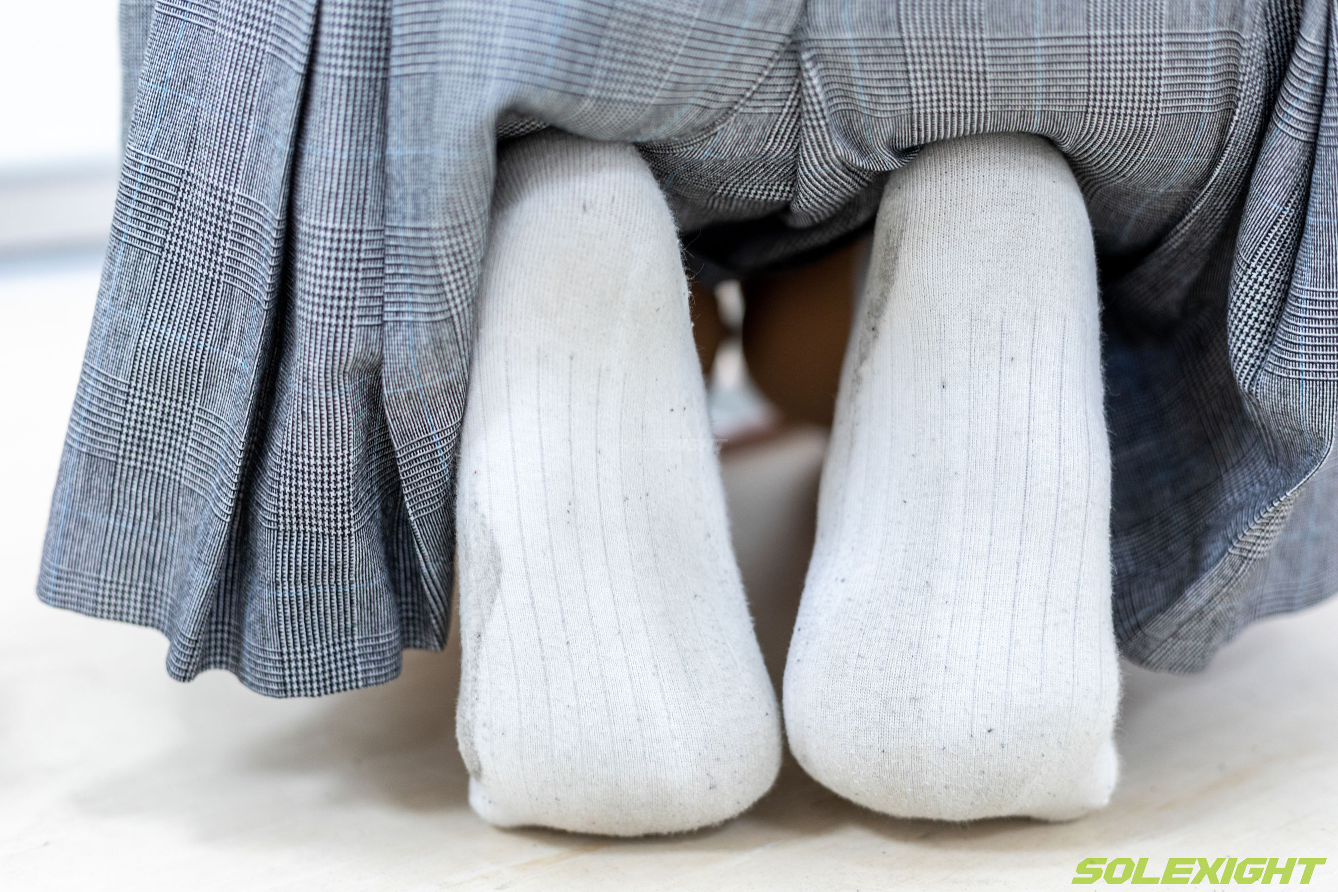 台湾solexight足控福利 - Dora 脏臭白袜 丝袜 臭鞋/(90P)