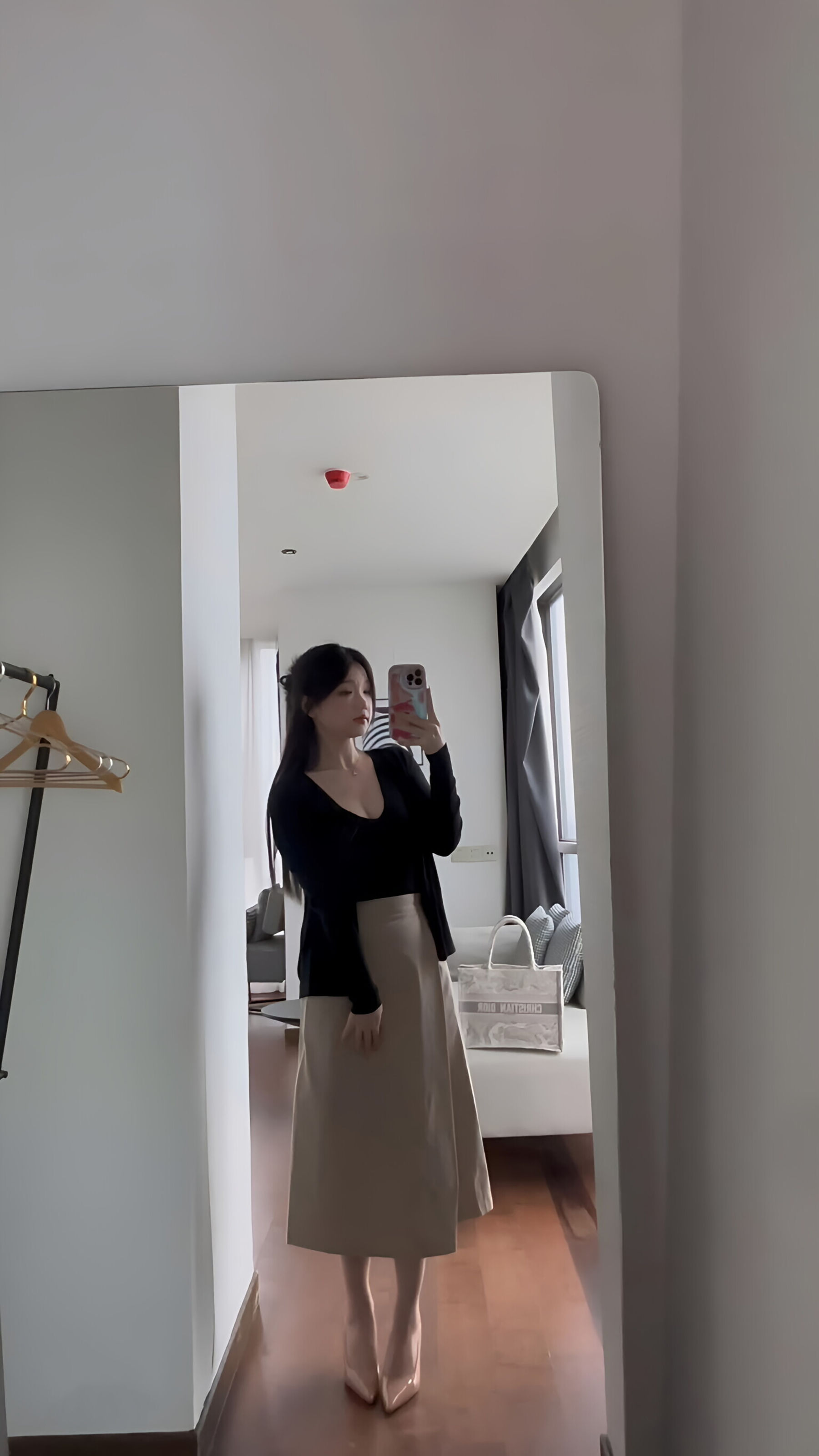 动漫博主 雪晴Astra - OL大姐姐/(86P)