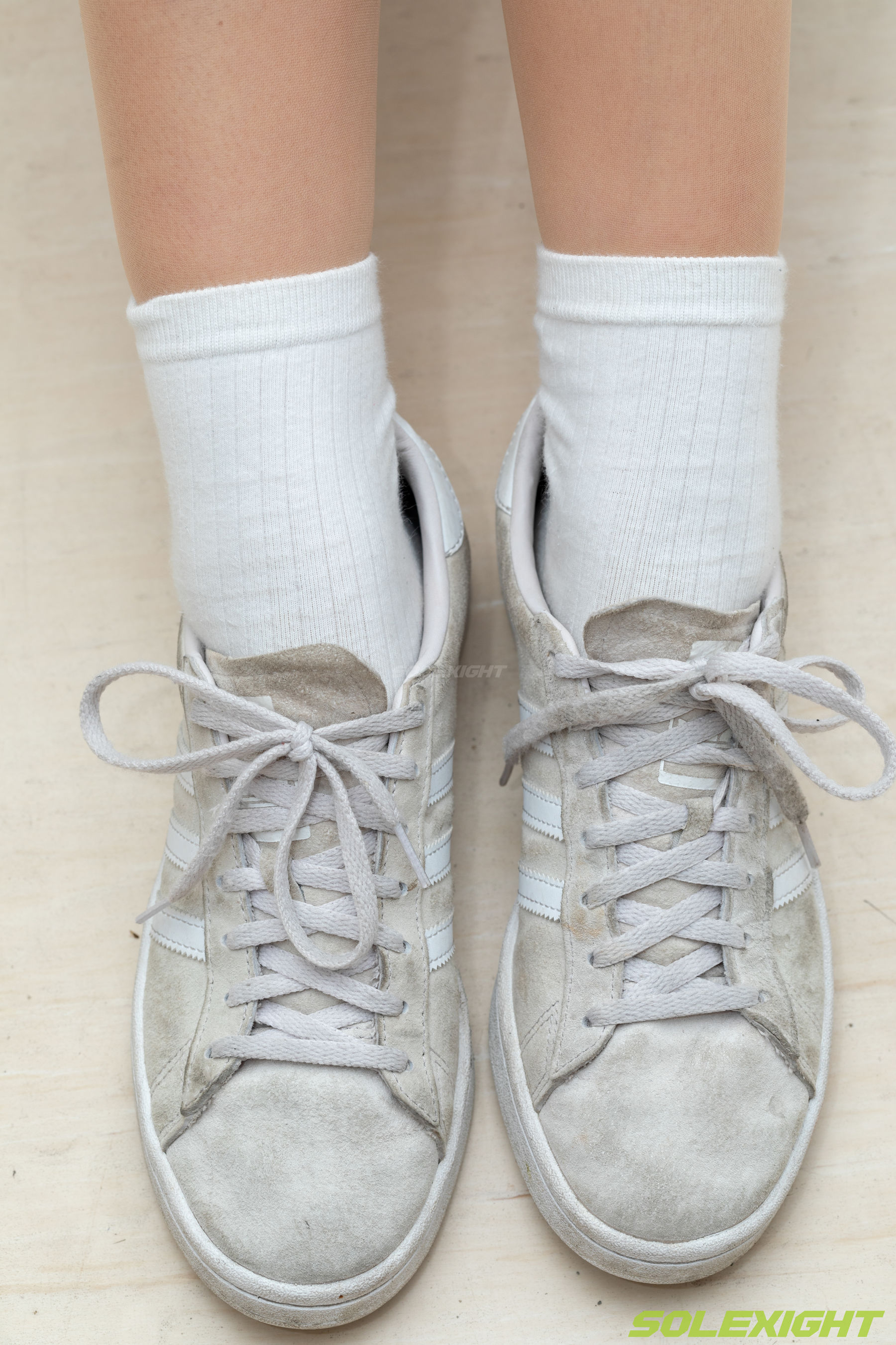 台湾solexight足控福利 - Dora 脏臭白袜 丝袜 臭鞋/(90P)