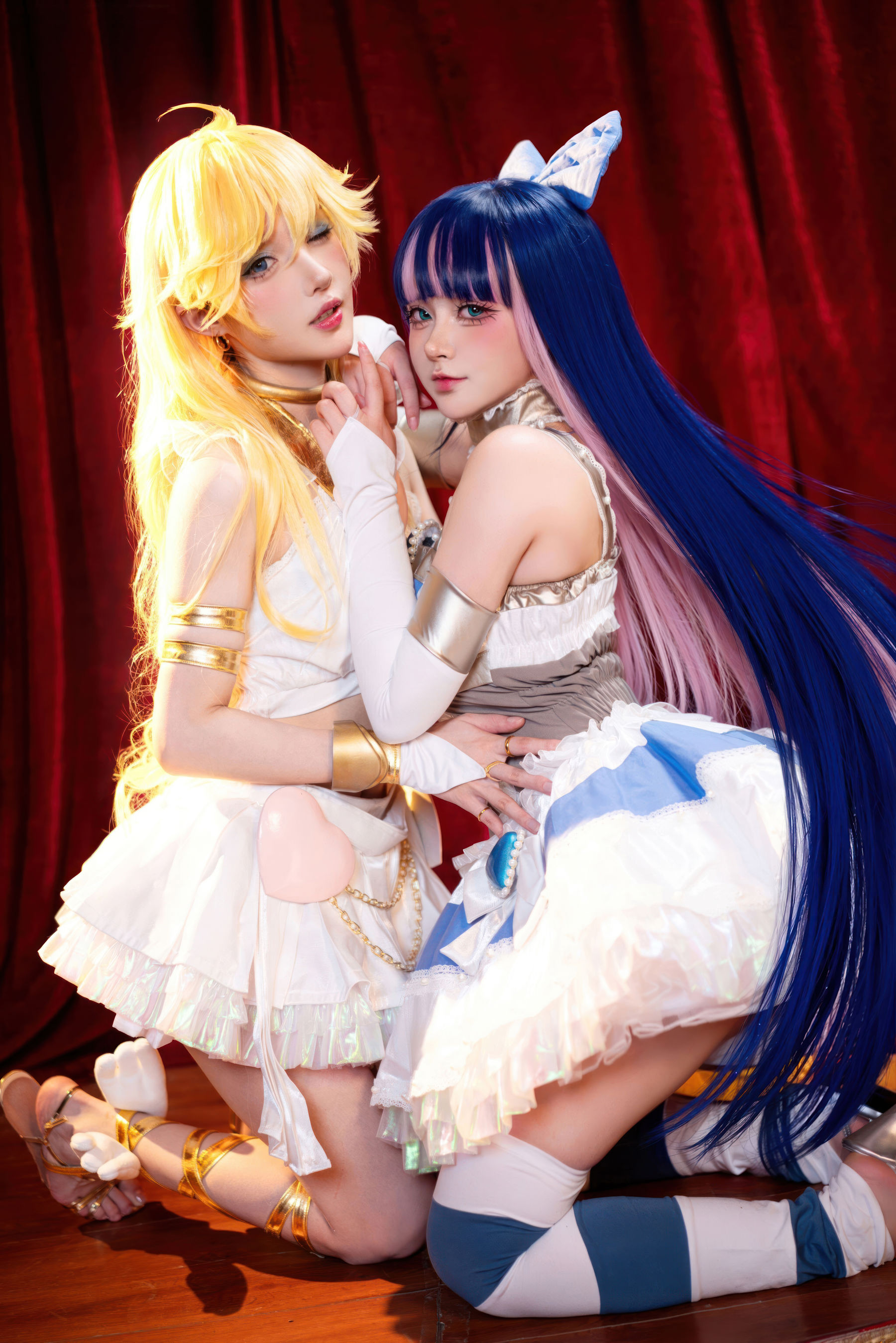 动漫博主 阿包也是兔娘&苏苏苏Sofia - 吊带袜天使/(33P)