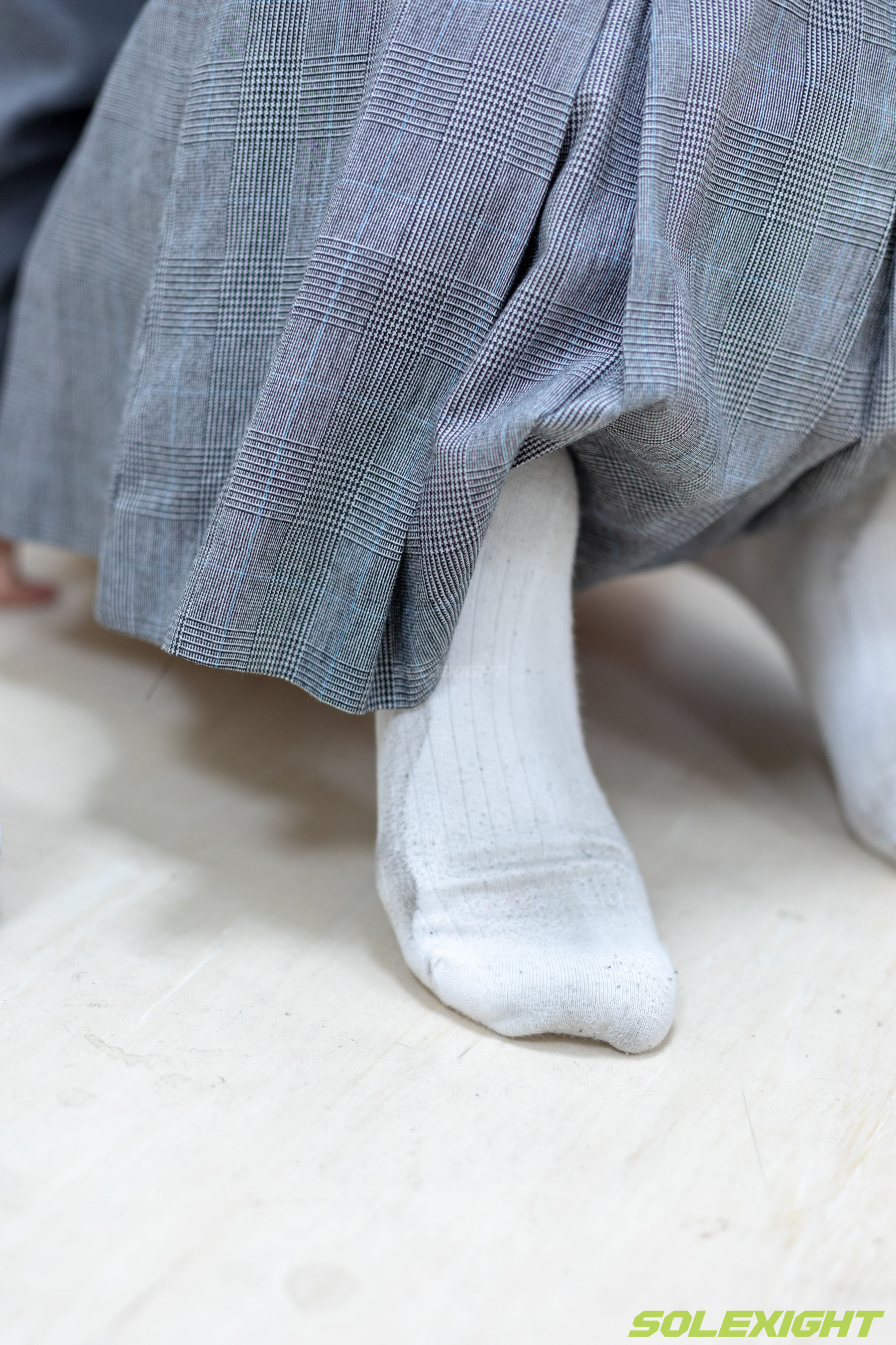 台湾solexight足控福利 - Dora 脏臭白袜 丝袜 臭鞋/(90P)