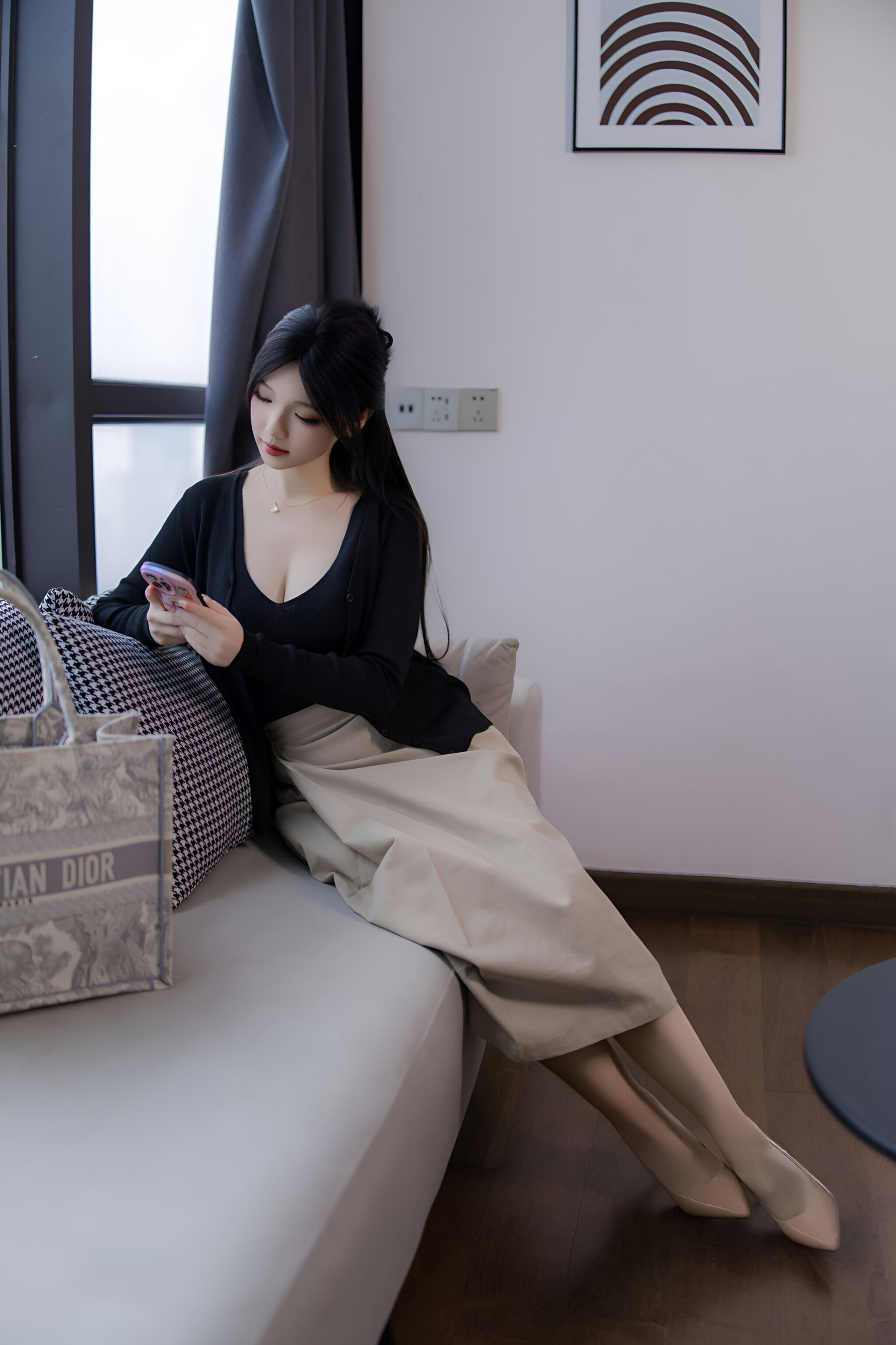 动漫博主 雪晴Astra - OL大姐姐/(86P)