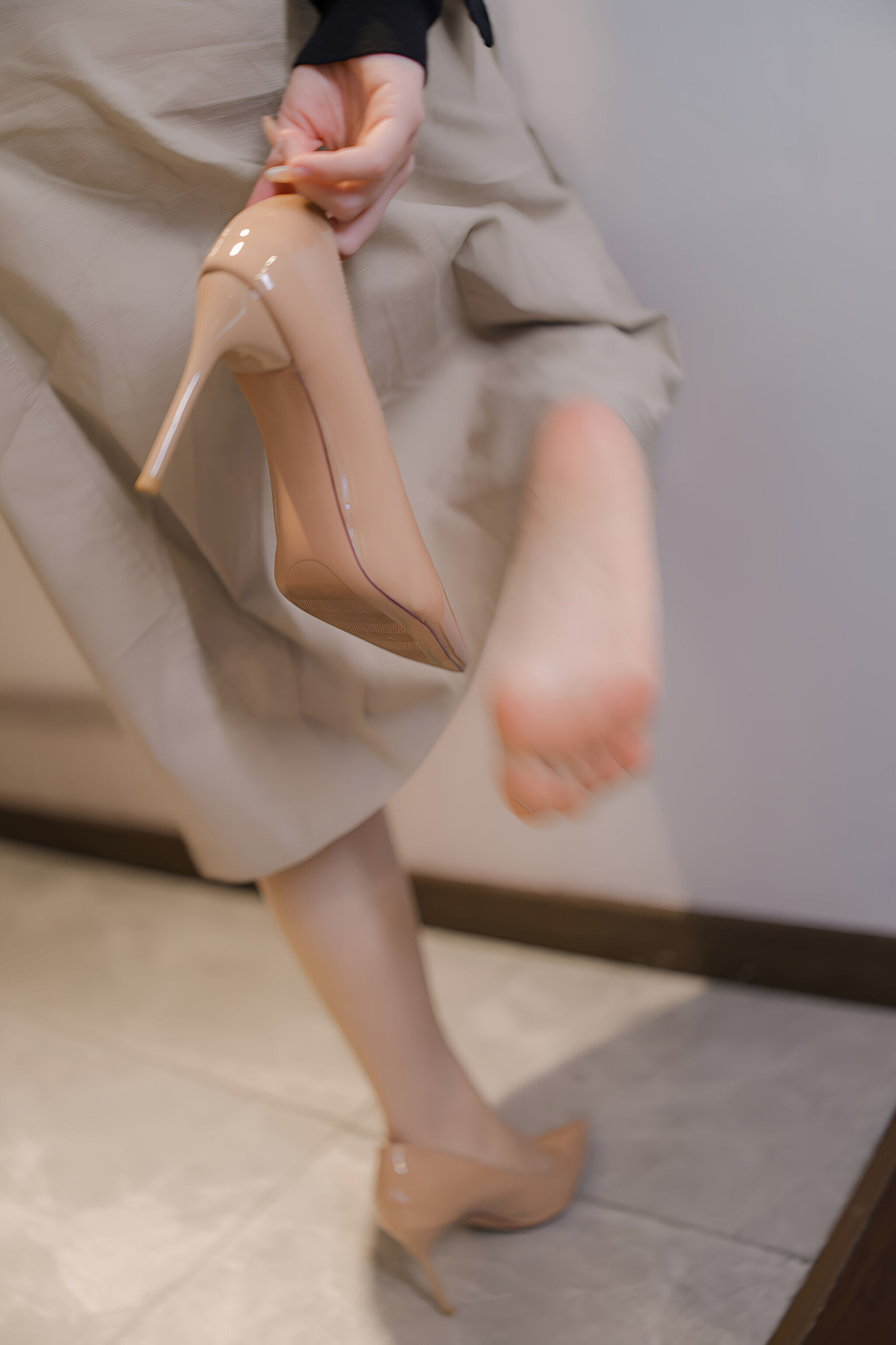 动漫博主 雪晴Astra - OL大姐姐/(86P)