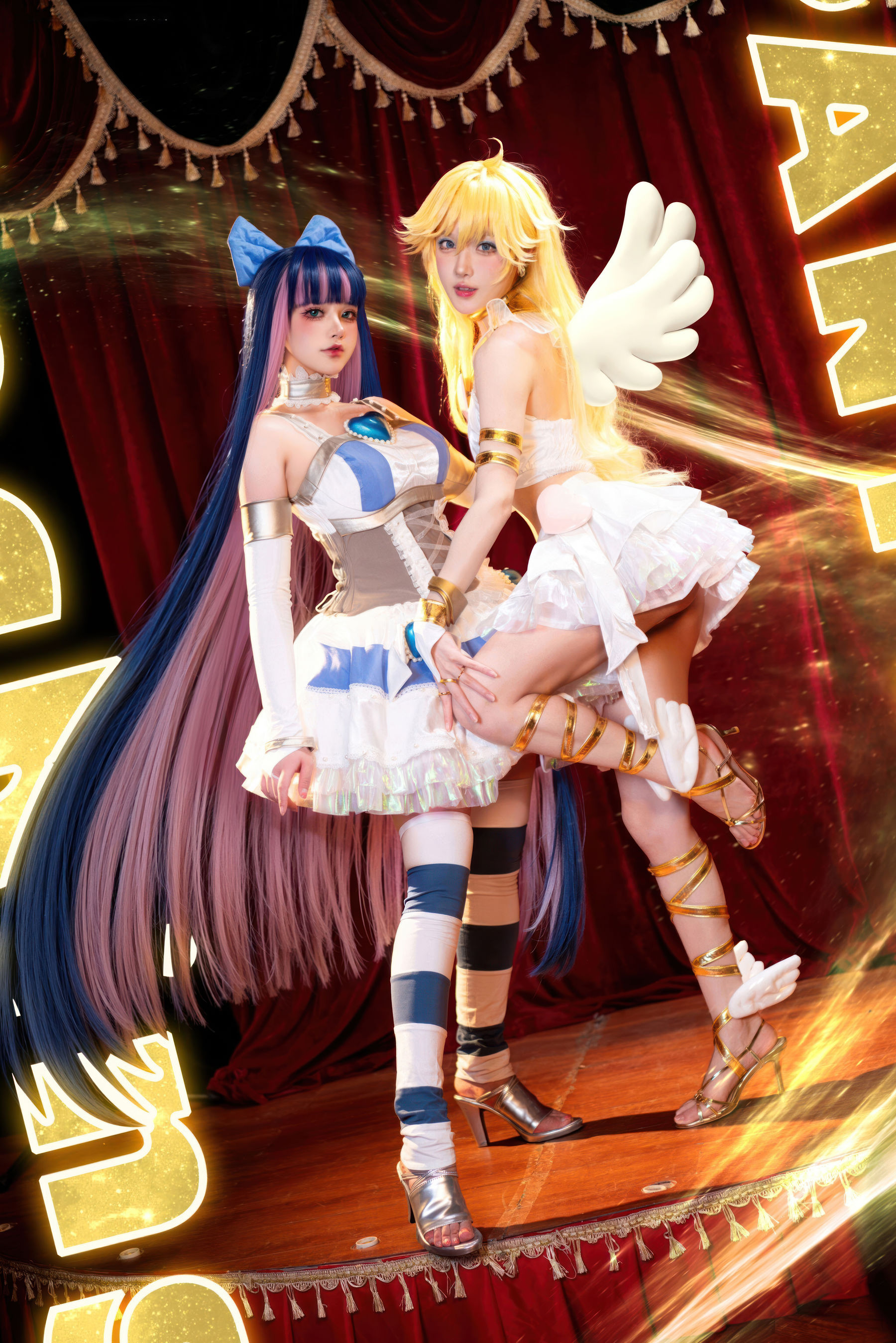 动漫博主 阿包也是兔娘&苏苏苏Sofia - 吊带袜天使/(33P)