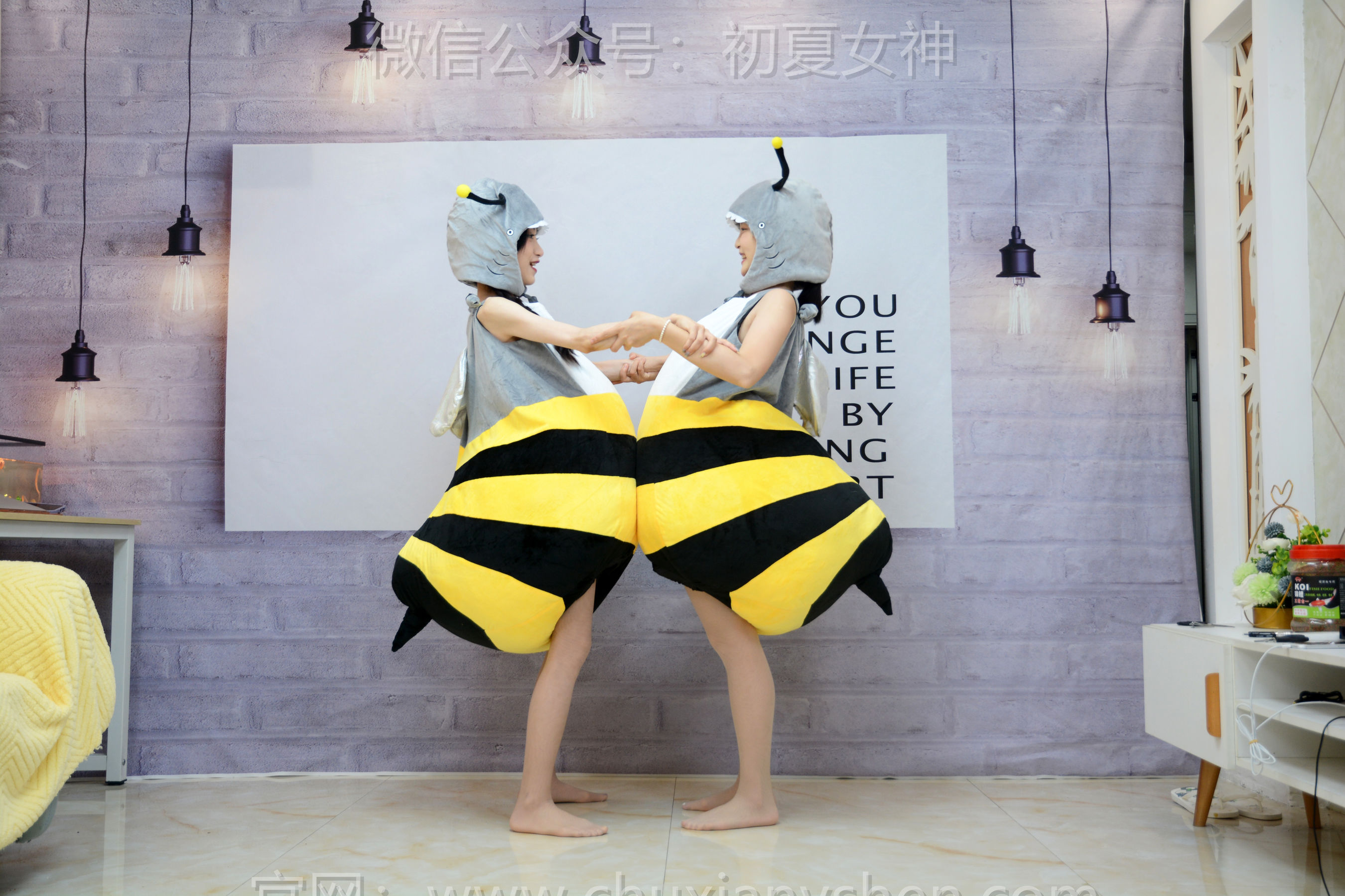 初夏女神 No.271 柒柒&双双 两只小蜜蜂/(140P)