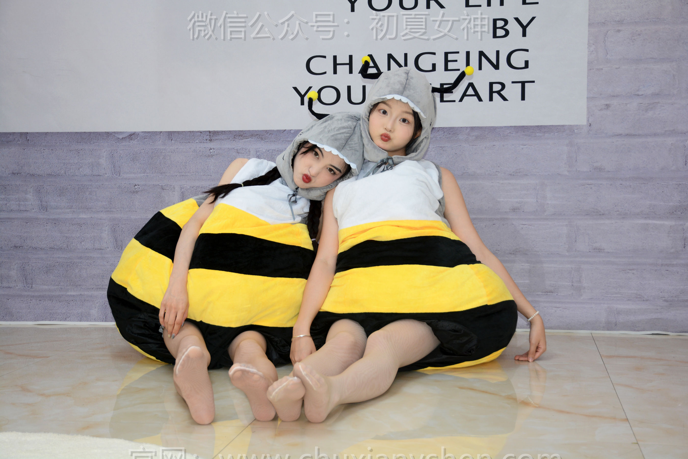 初夏女神 No.271 柒柒&双双 两只小蜜蜂/(140P)