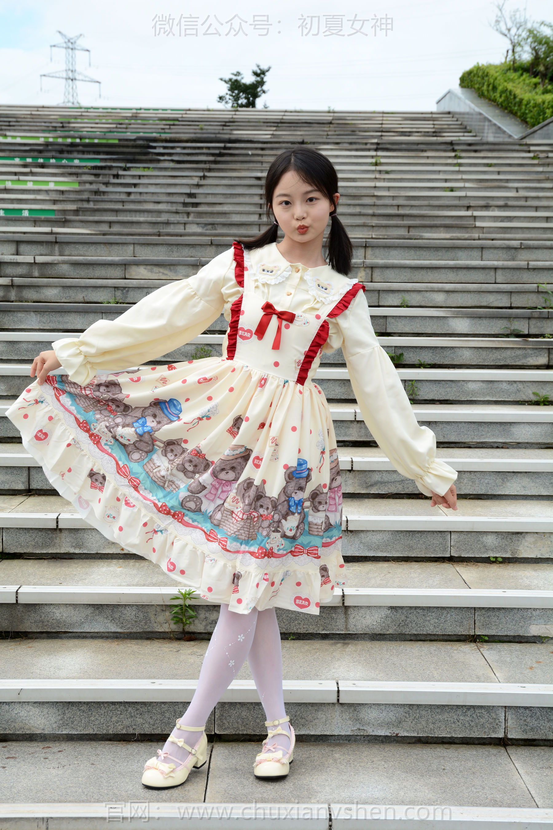 初夏女神 No.269 双双 逛游乐场/(140P)