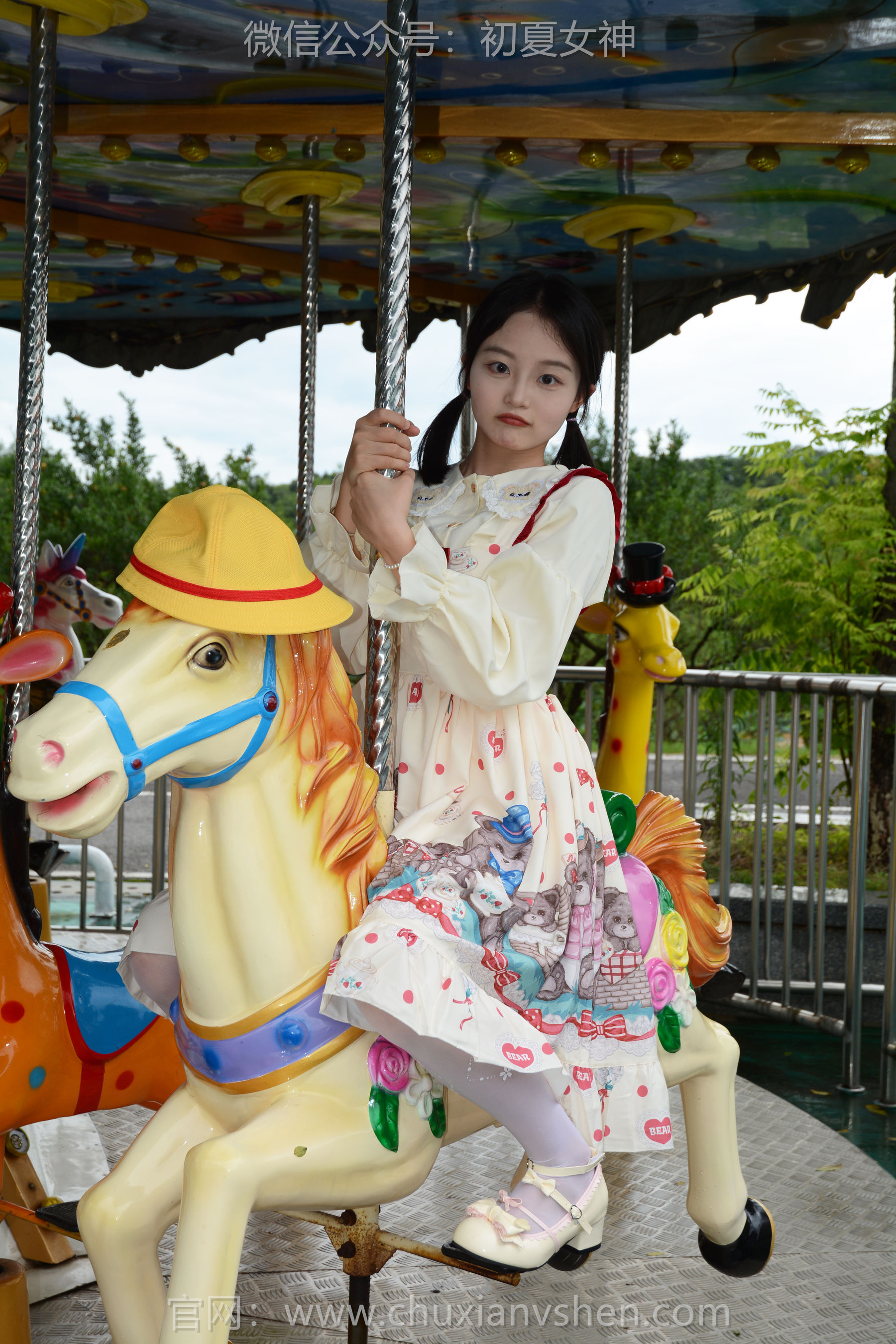 初夏女神 No.269 双双 逛游乐场/(140P)