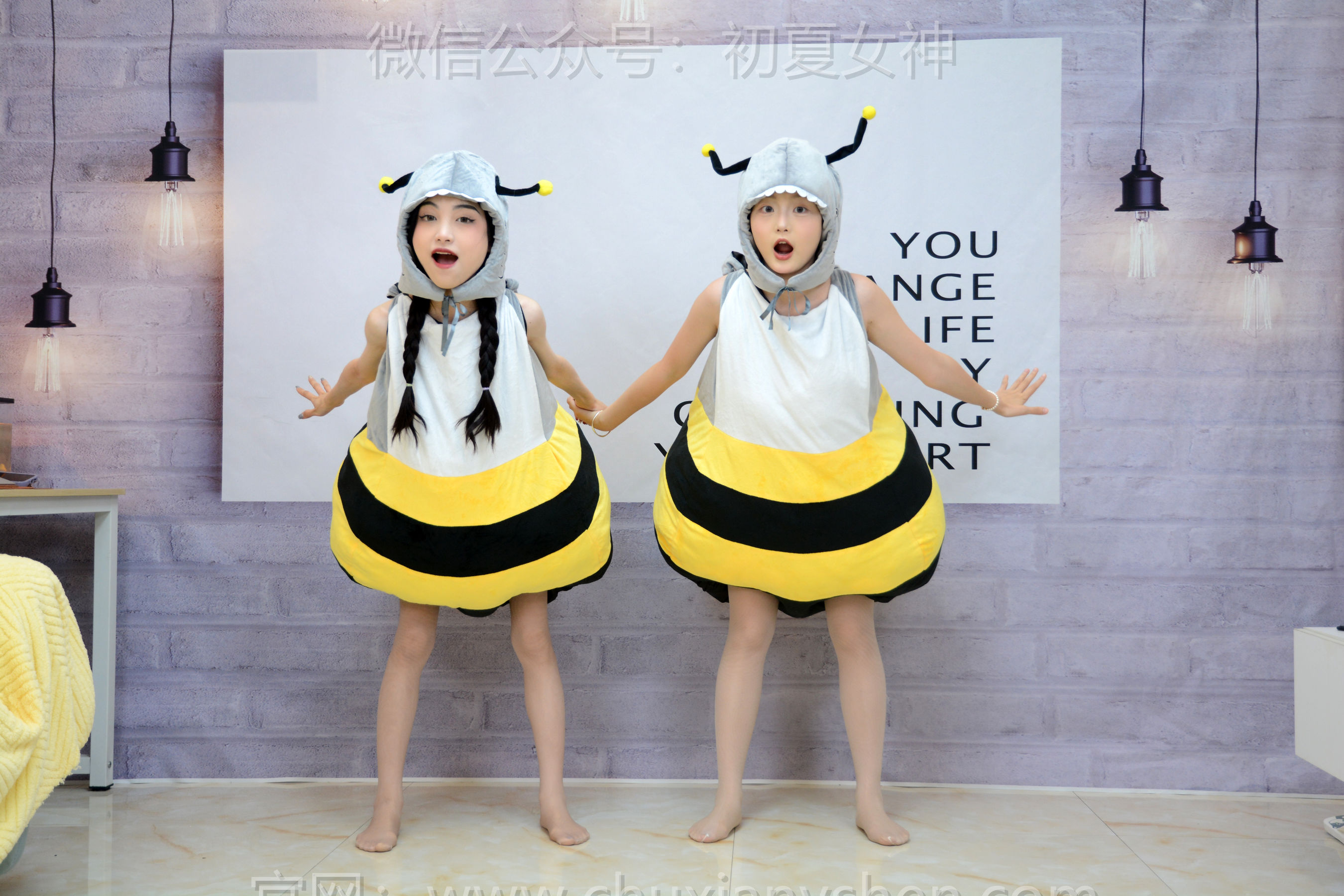 初夏女神 No.271 柒柒&双双 两只小蜜蜂/(140P)