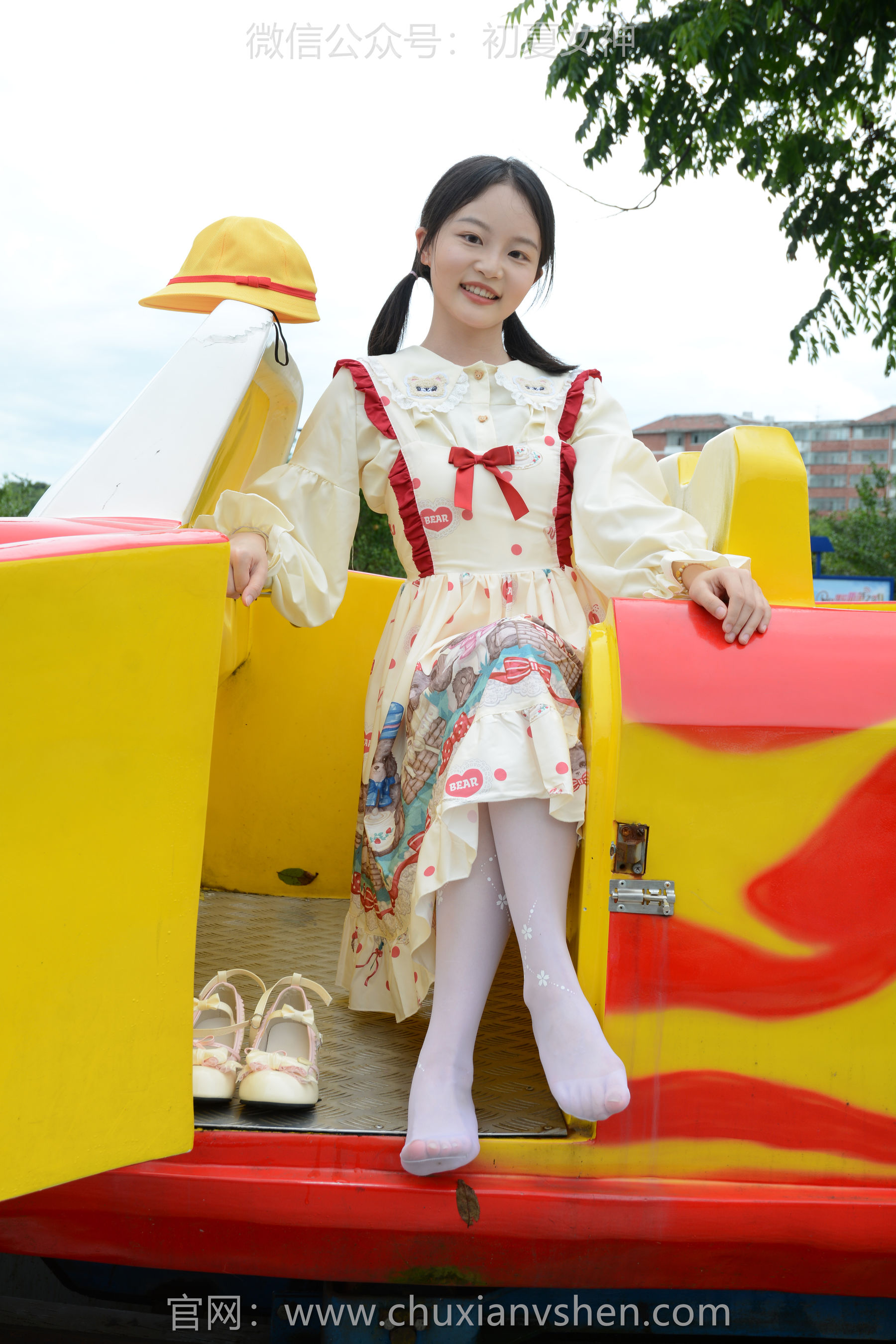 初夏女神 No.269 双双 逛游乐场/(140P)