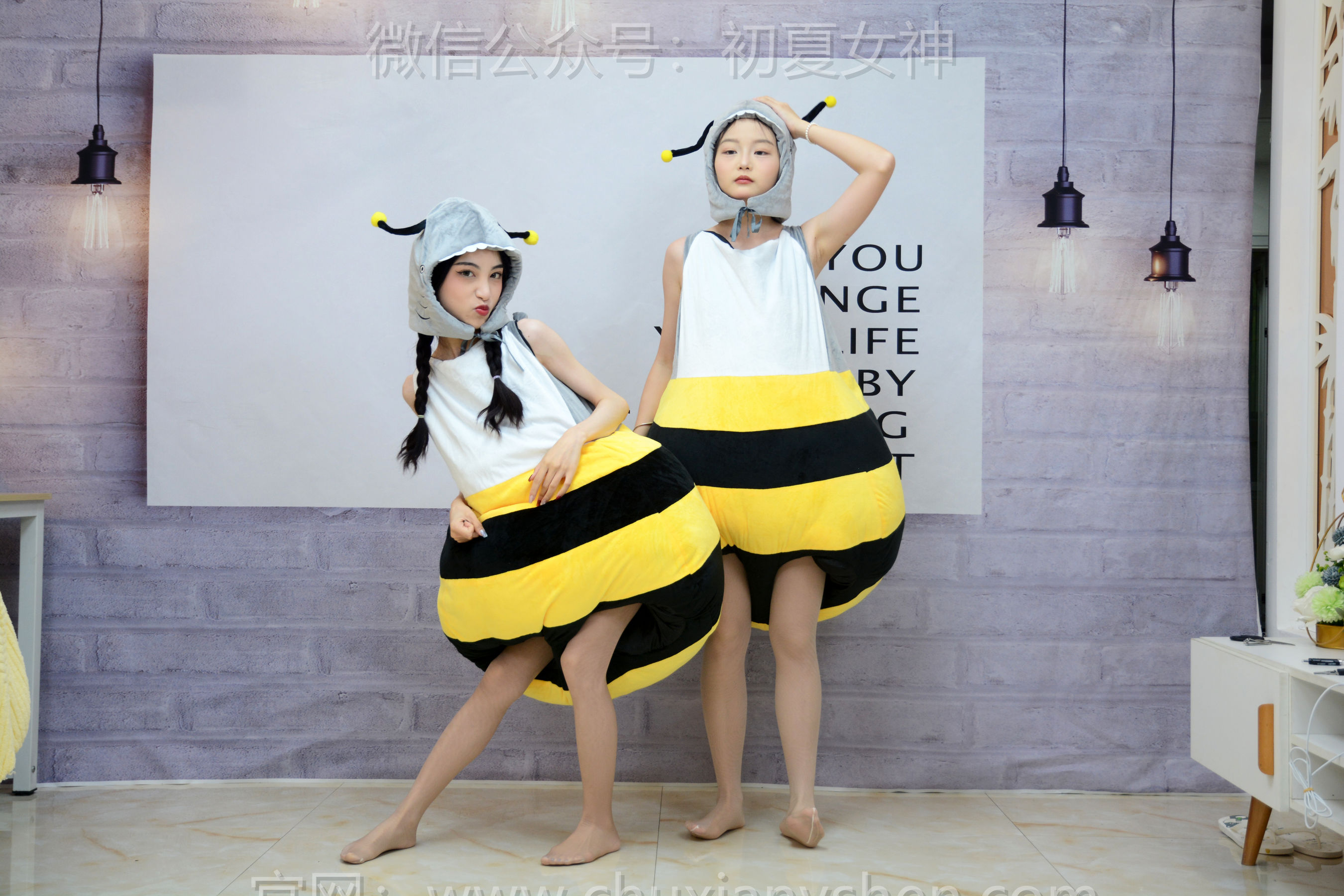 初夏女神 No.271 柒柒&双双 两只小蜜蜂/(140P)